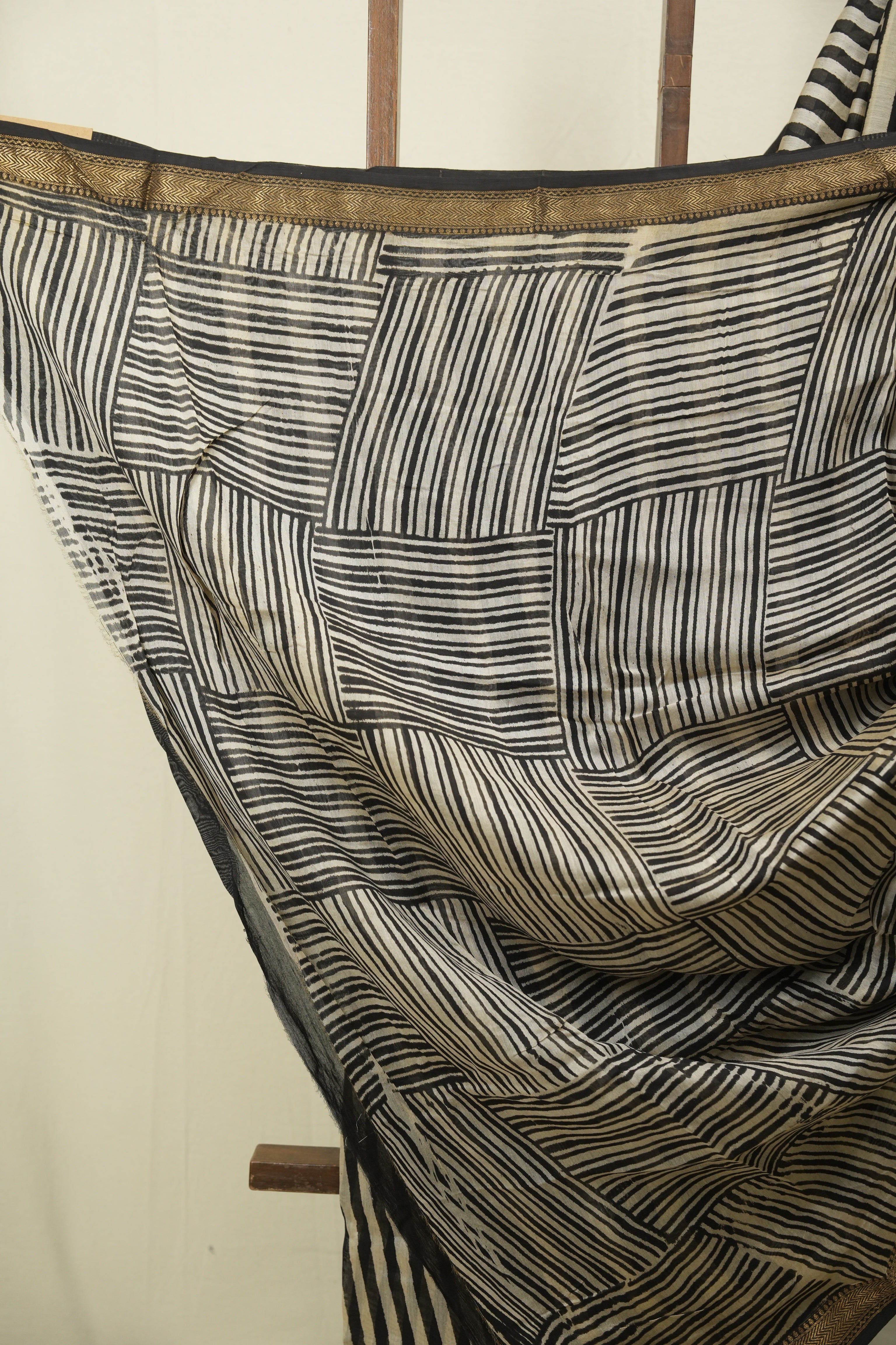 Cream HBP Cotton Silk Saree With Maheshwari Border - SRCCSS1722