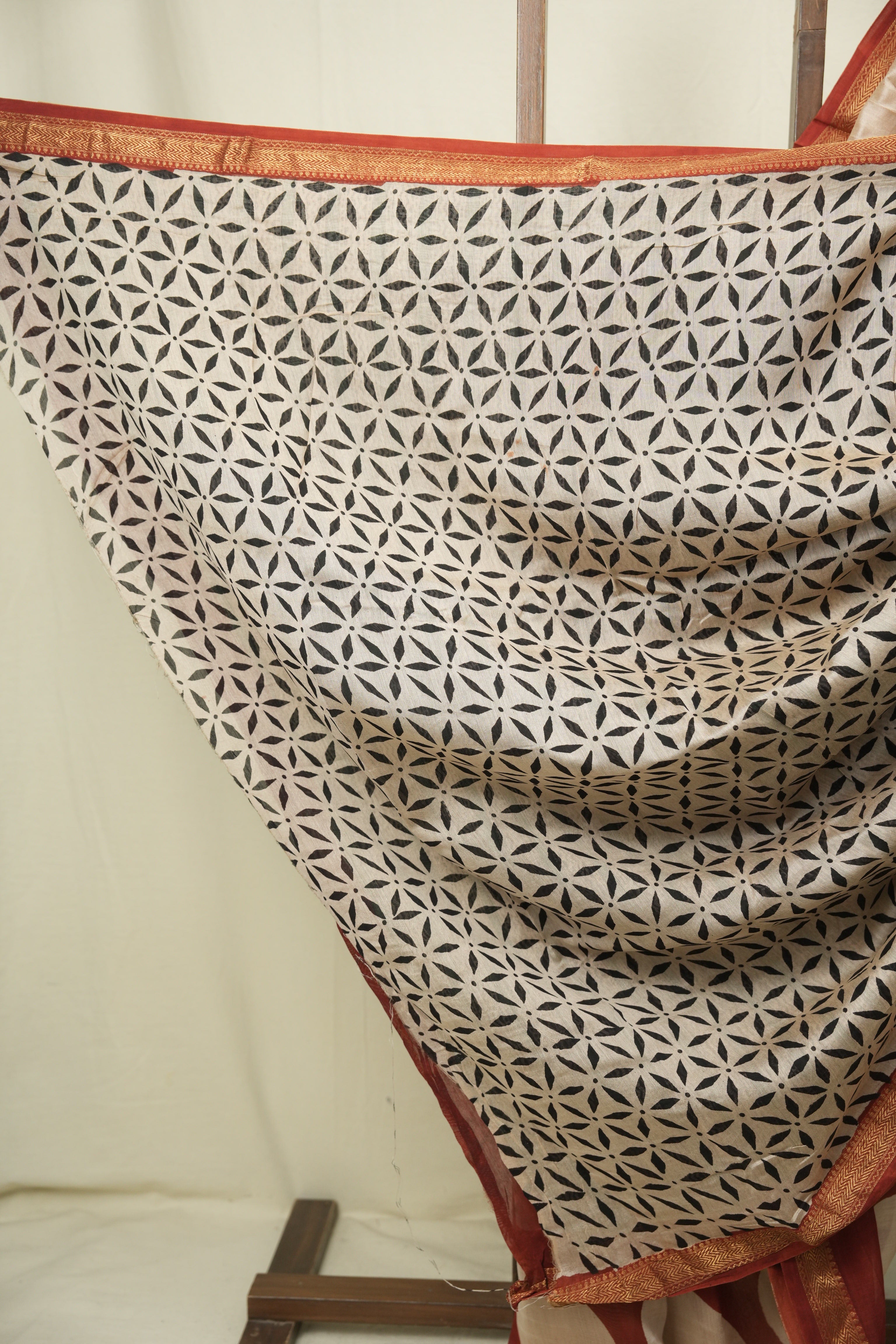 Maroon HBP Cotton Silk Saree With Maheshwari Border - SRMCSS1716