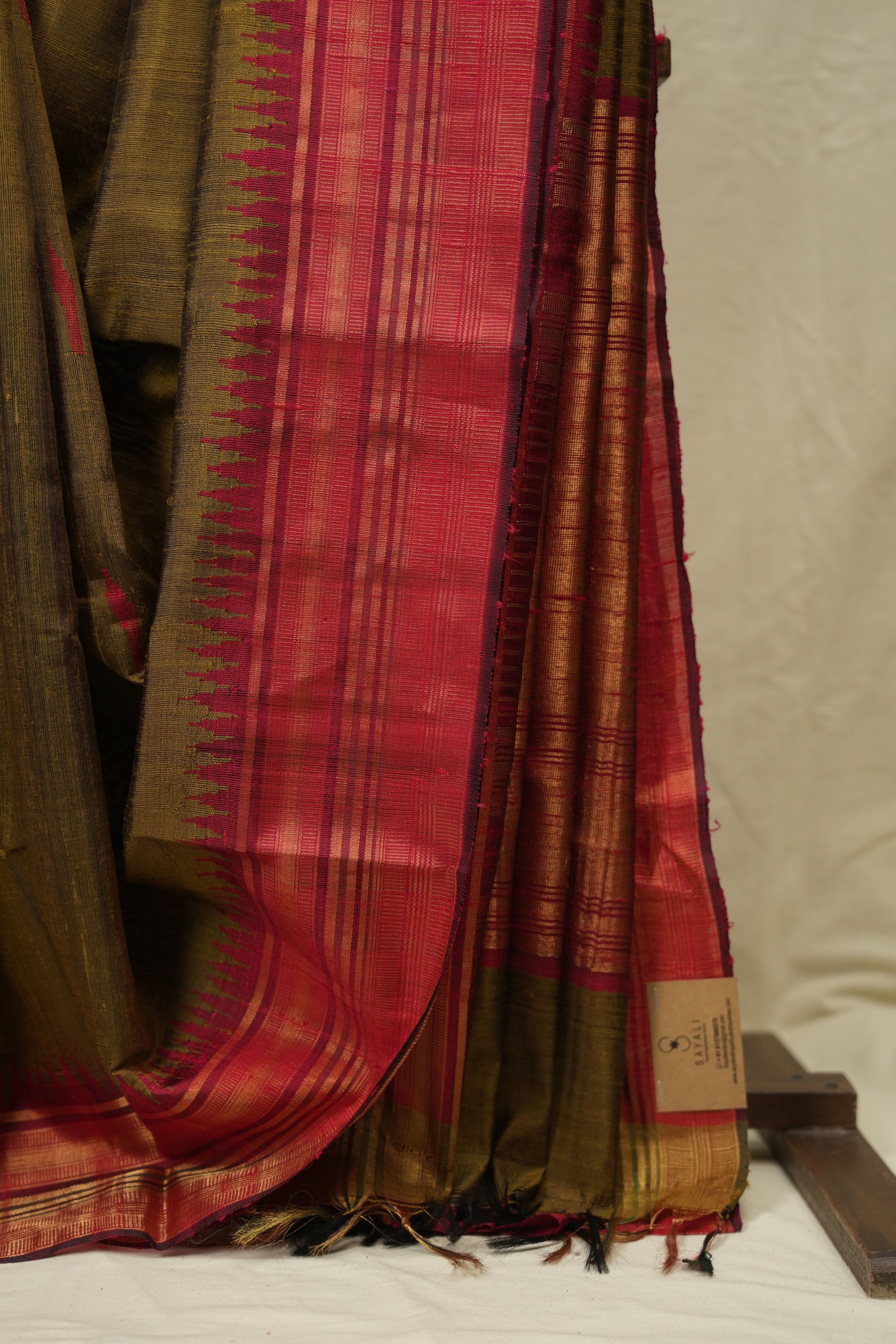 Mehendi Green Raw Silk Saree - SRMGRSS1003
