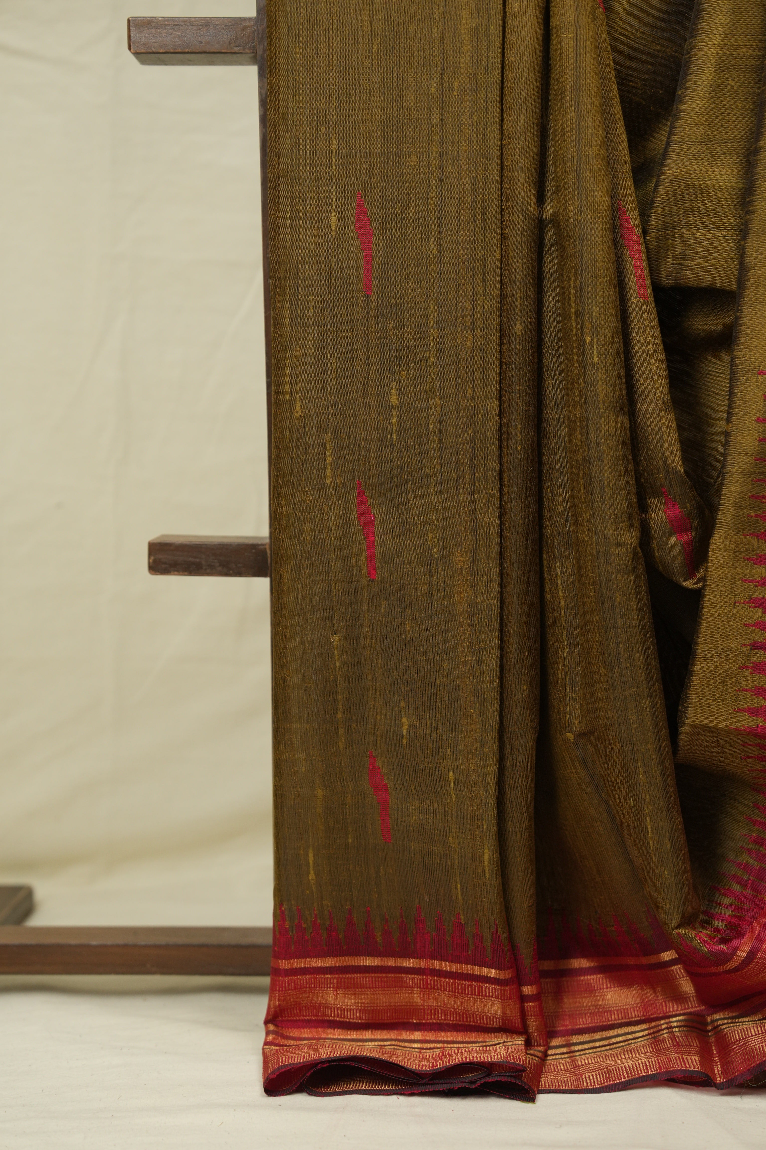 Mehendi Green Raw Silk Saree - SRMGRSS1003