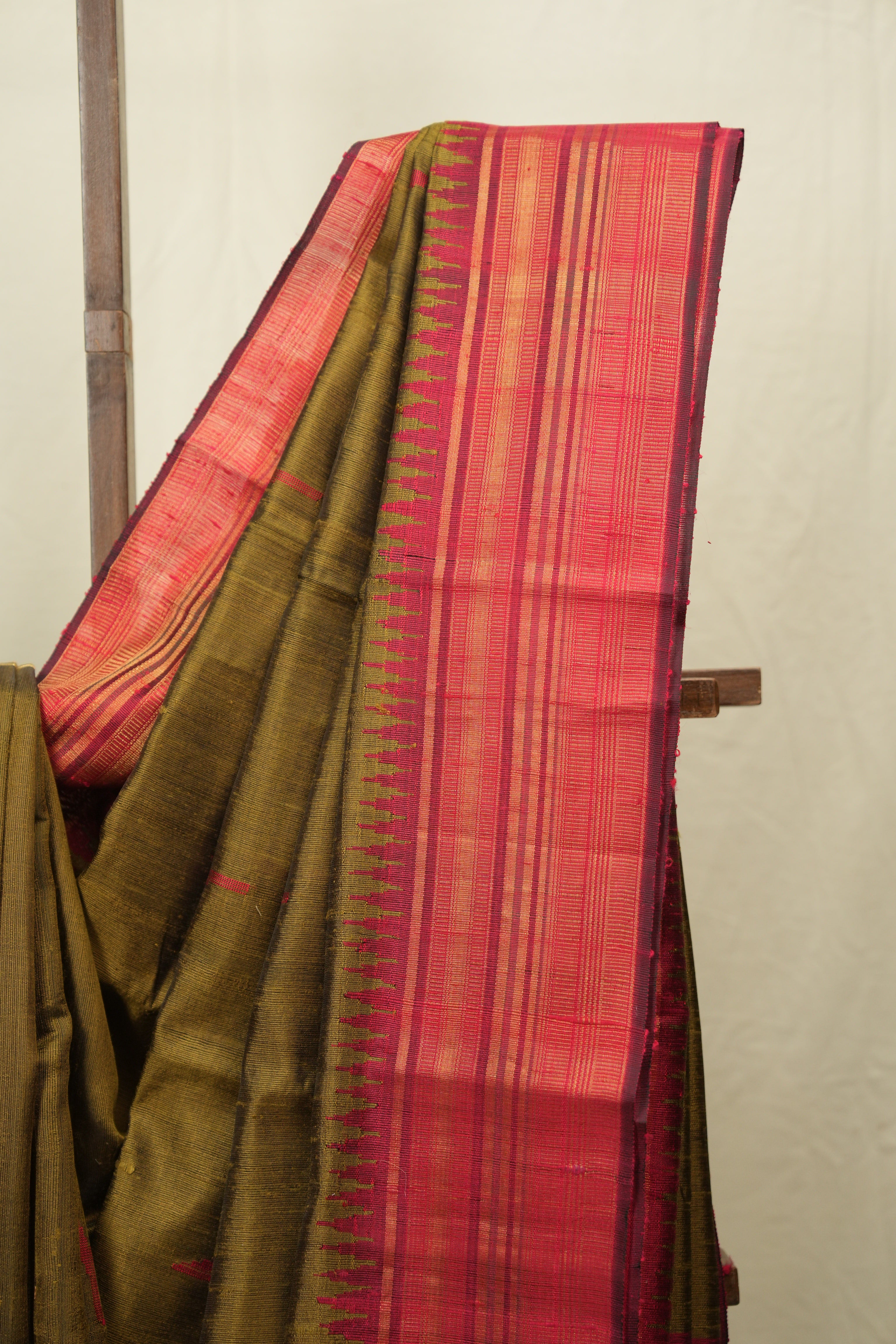 Mehendi Green Raw Silk Saree - SRMGRSS1003