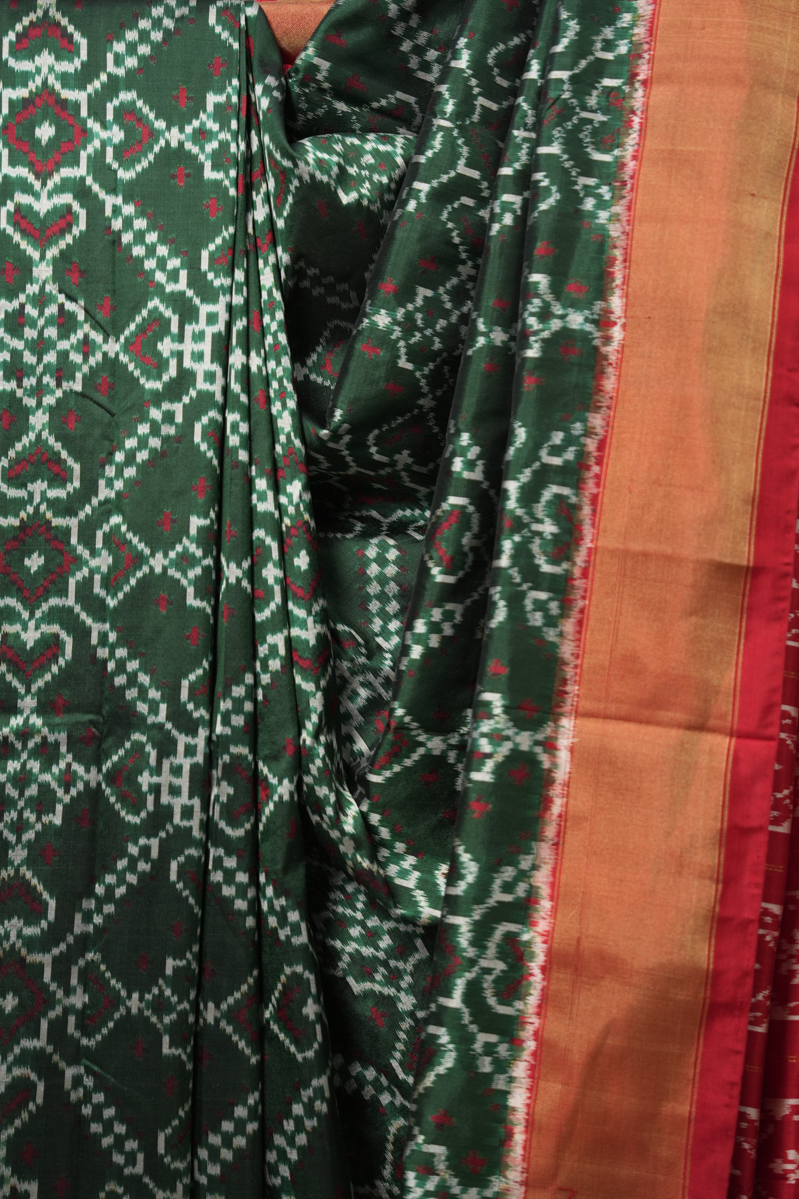 Red Green Pochampalli Silk Ikat Saree - SRRGPSIS274