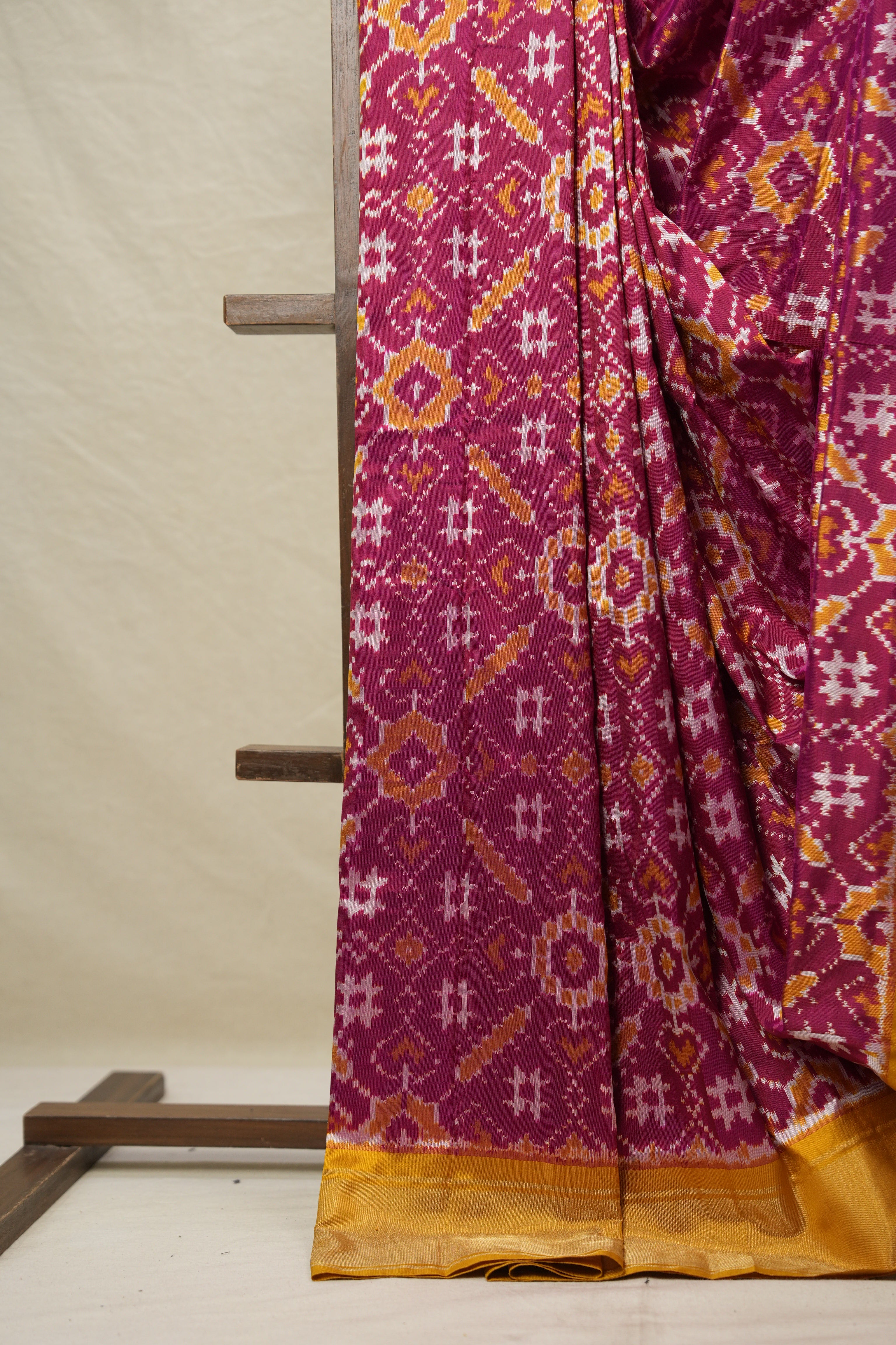 Maroon Yellow Pochampalli Silk Ikat Saree - SRMYPSIS268