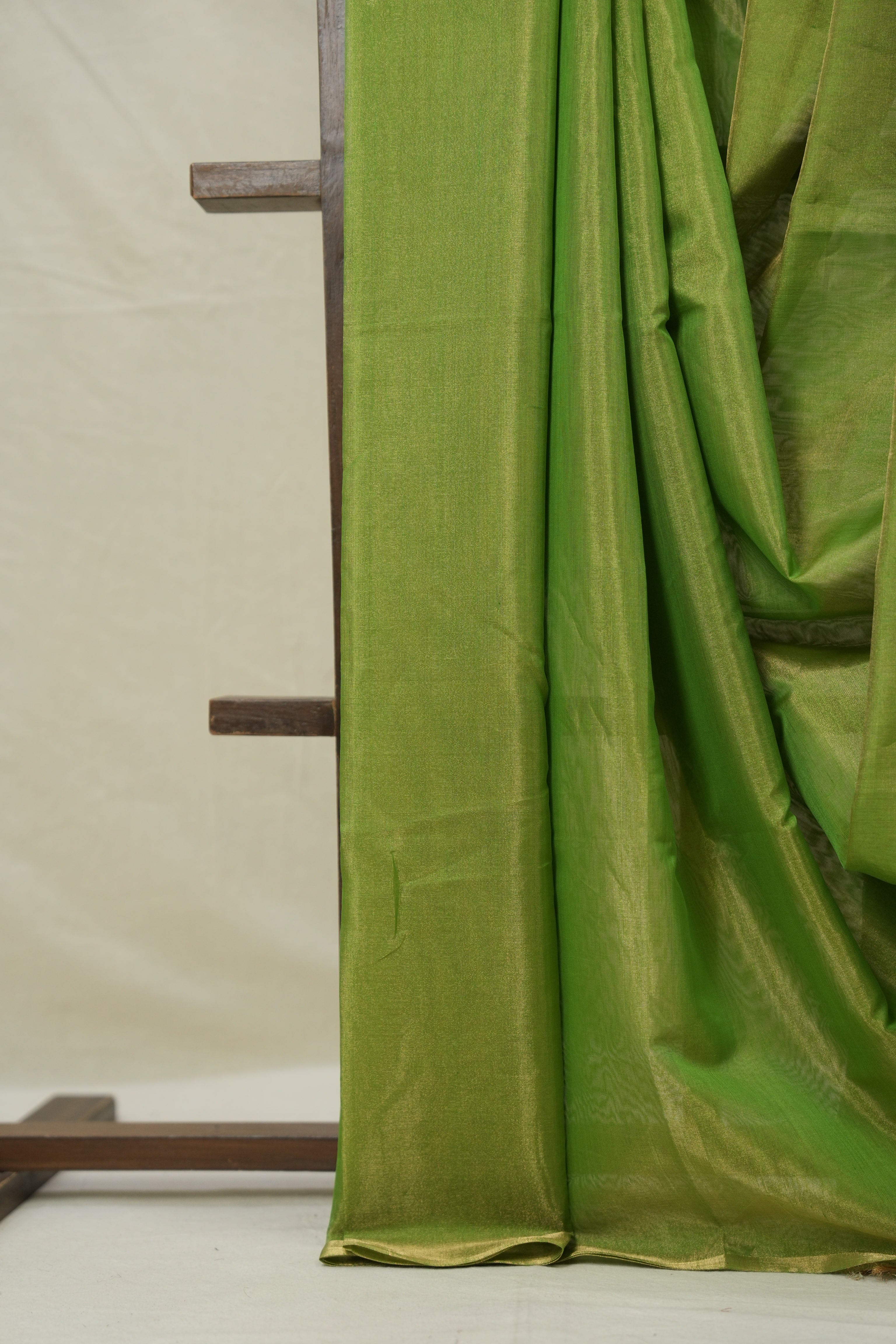 Parrot Green Maheshwari Tissue Saree - SRPGMTS737
