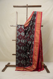 Red Grey Pochampalli Silk Ikat Saree - SRRGPSIS267