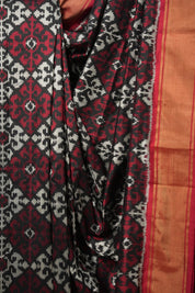Red Grey Pochampalli Silk Ikat Saree - SRRGPSIS267