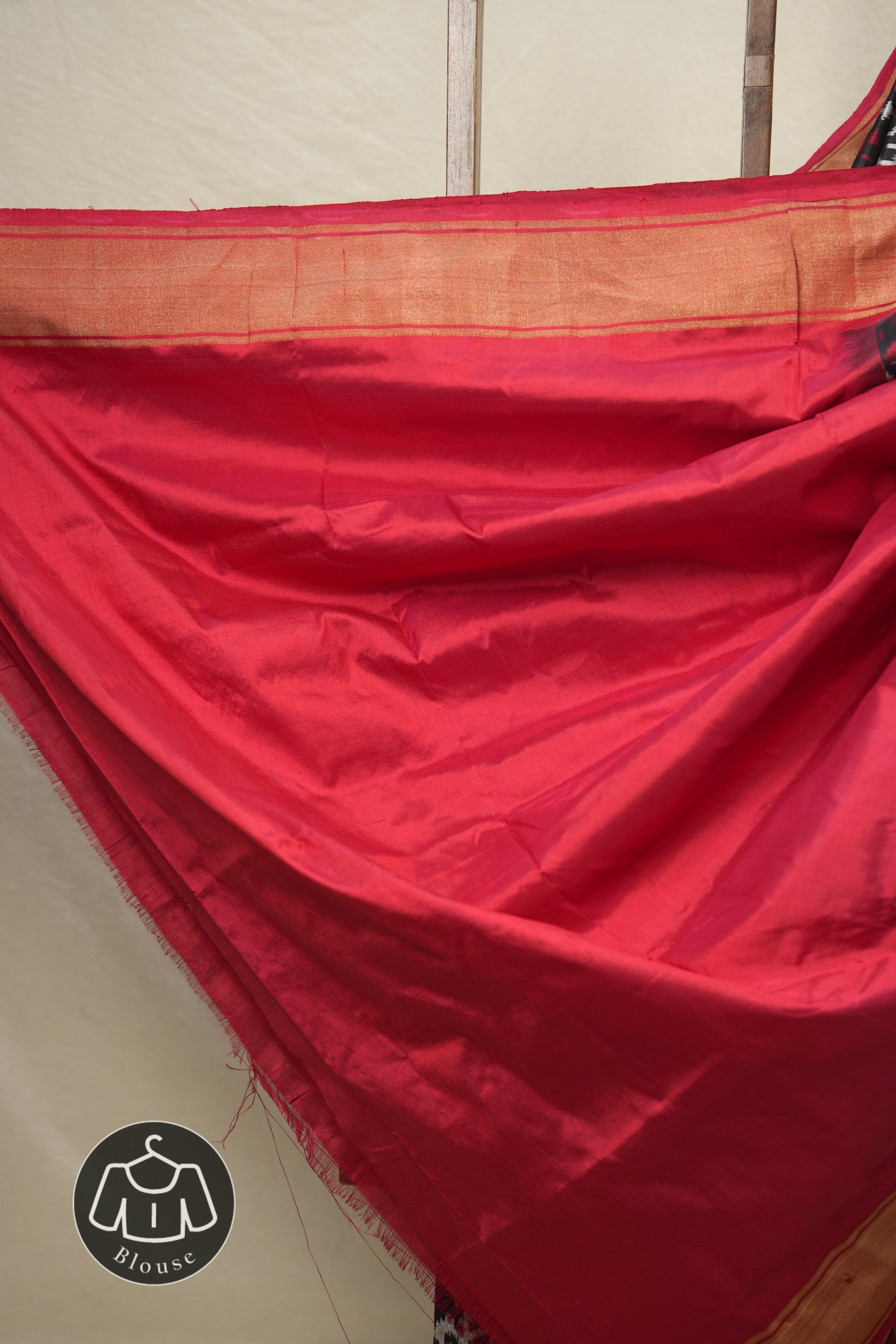 Red Grey Pochampalli Silk Ikat Saree - SRRGPSIS267