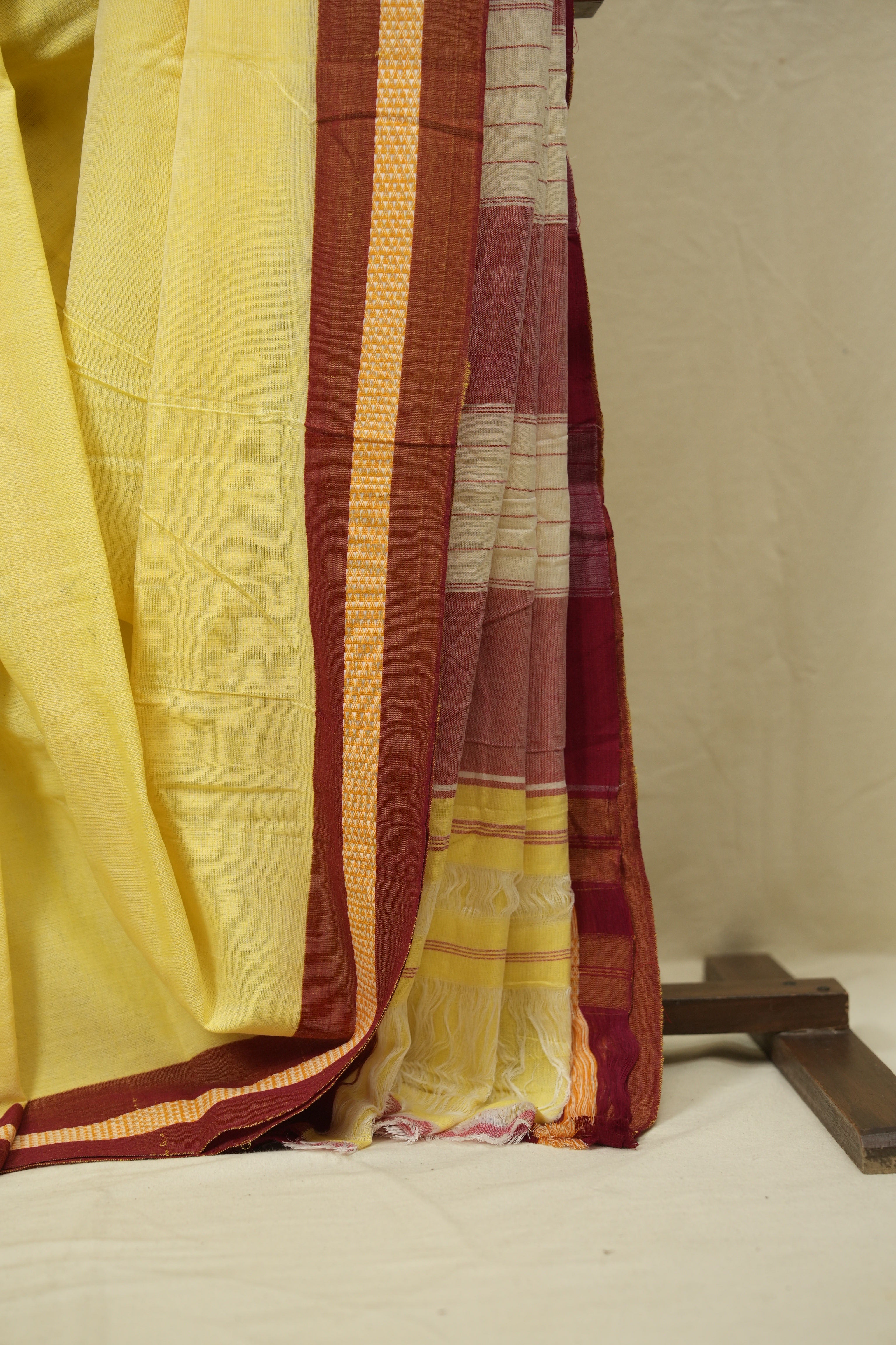 Yellow Plain Cotton Patteda Anchu Saree - SRYPAS360