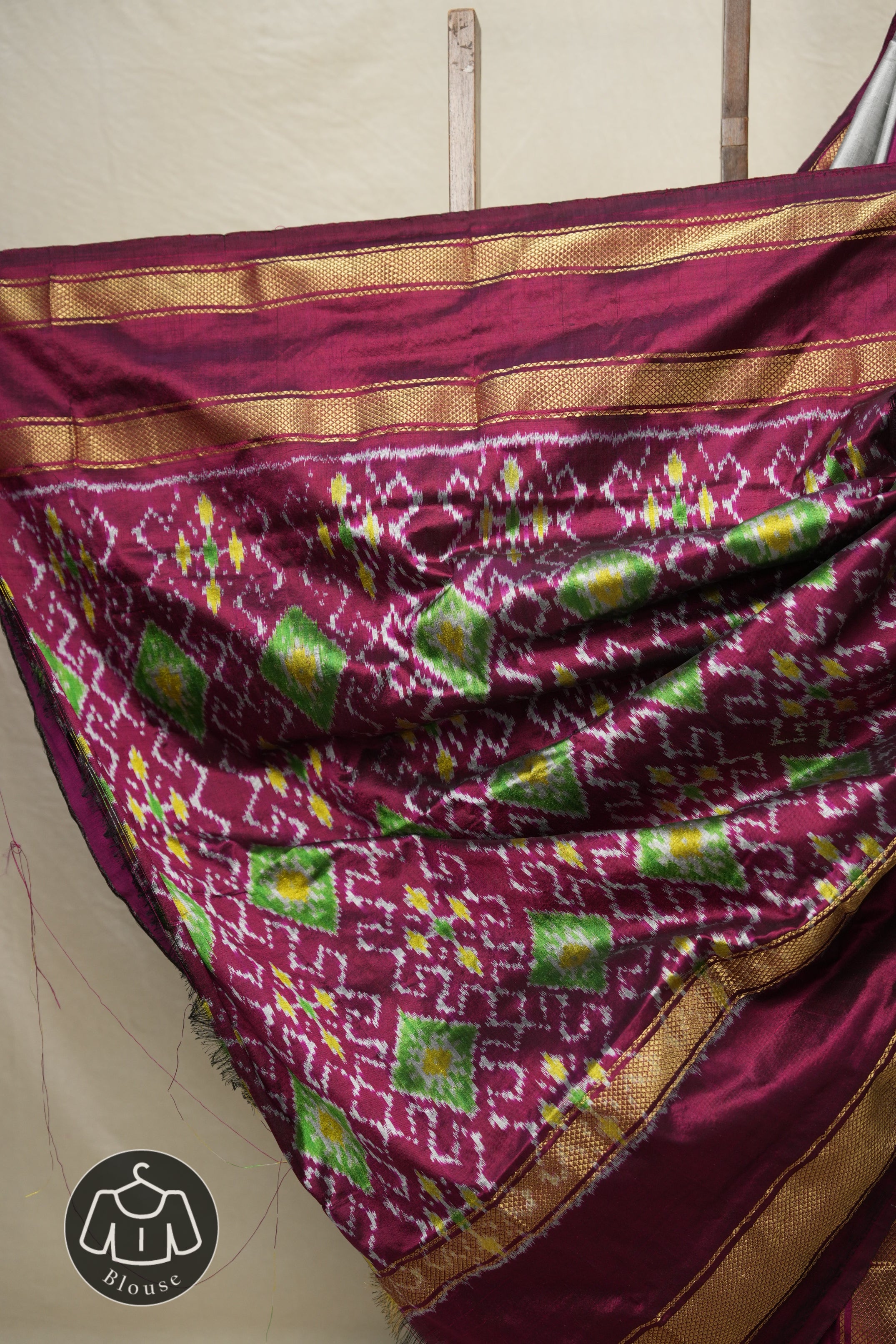Grey Magenta Pochampalli Silk Ikat Saree - SRGMPSIS256