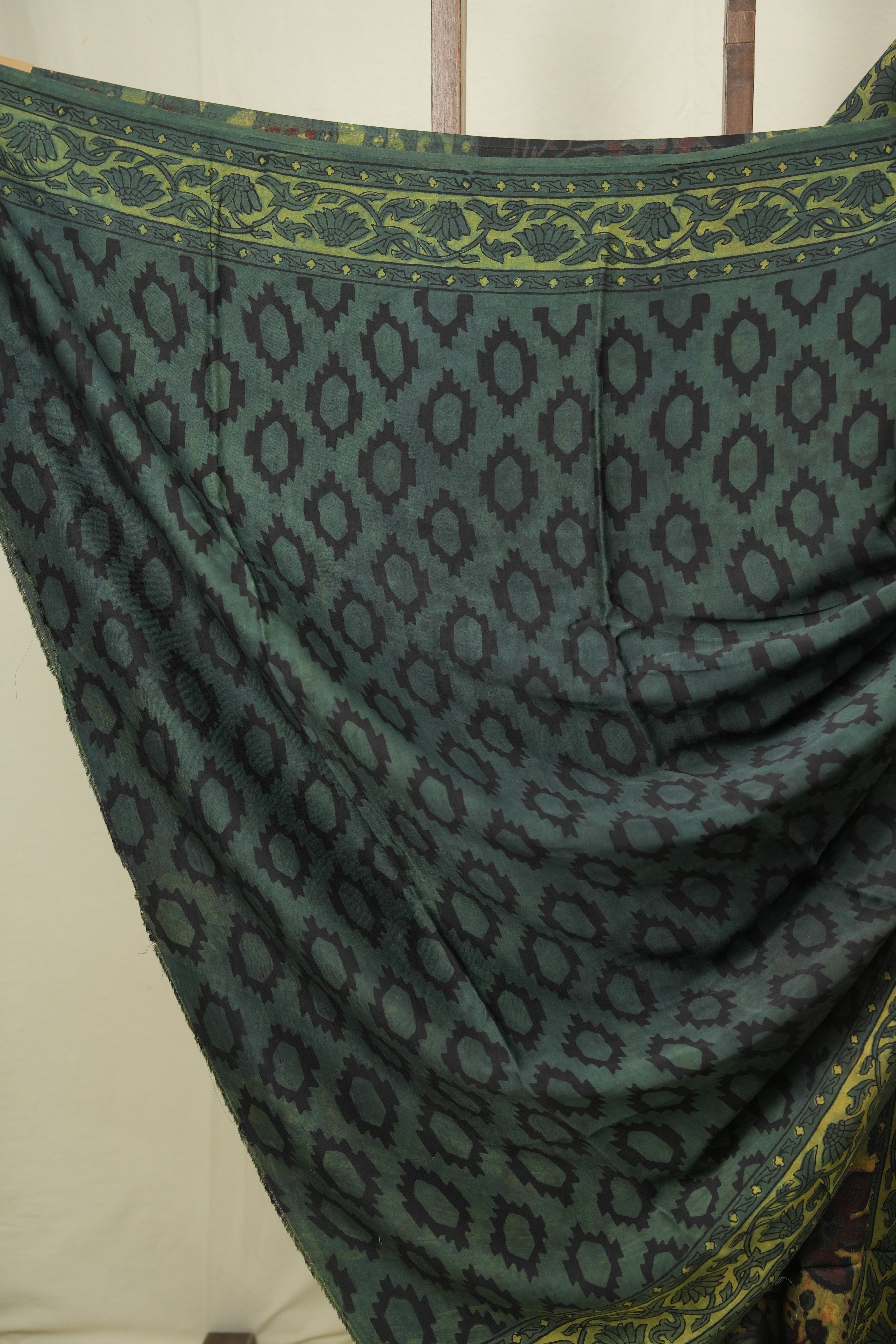 Green HBP Modal Silk Saree - SRGSMS666