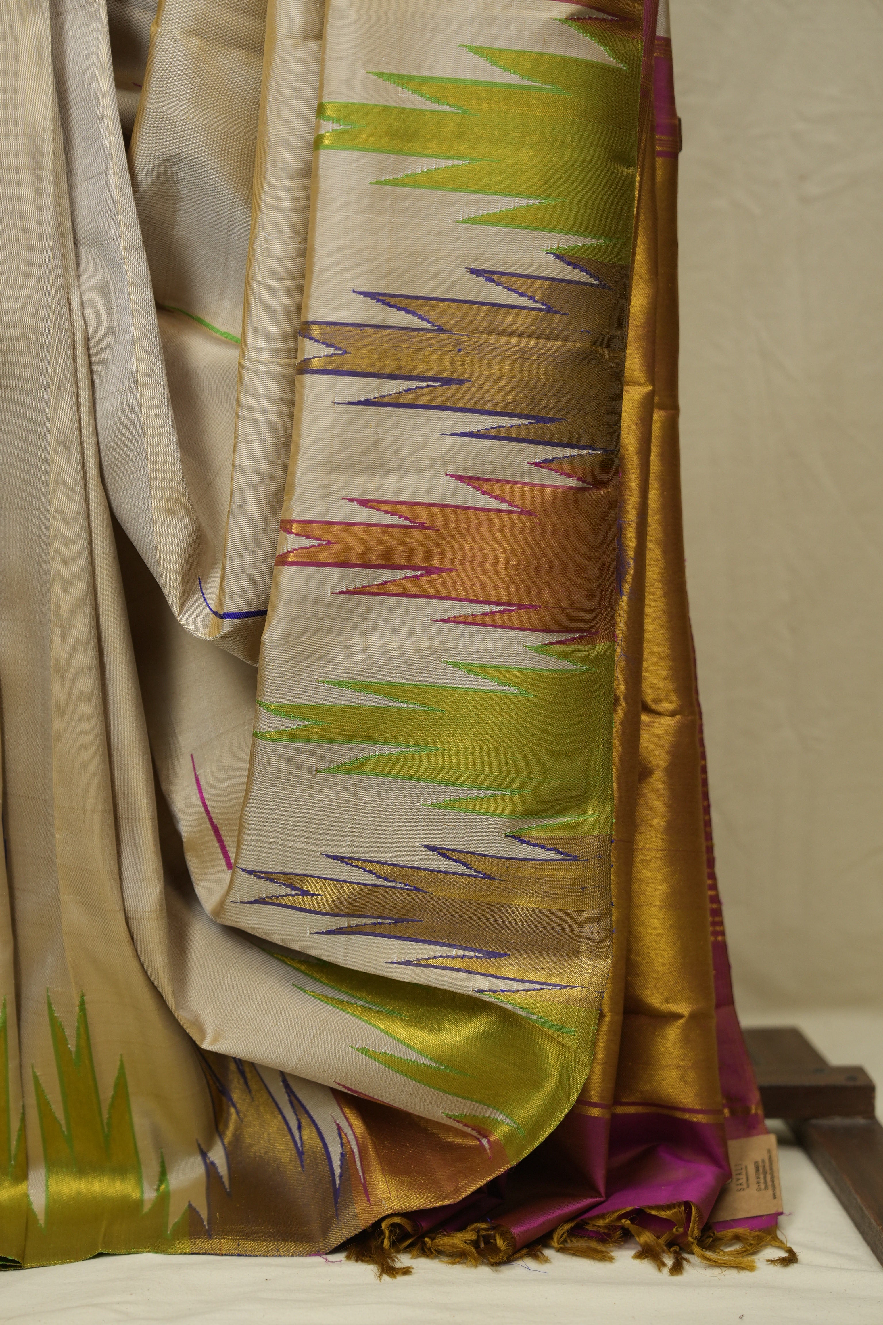 Cream Kanjivaram Silk Saree - SRCKSS1076
