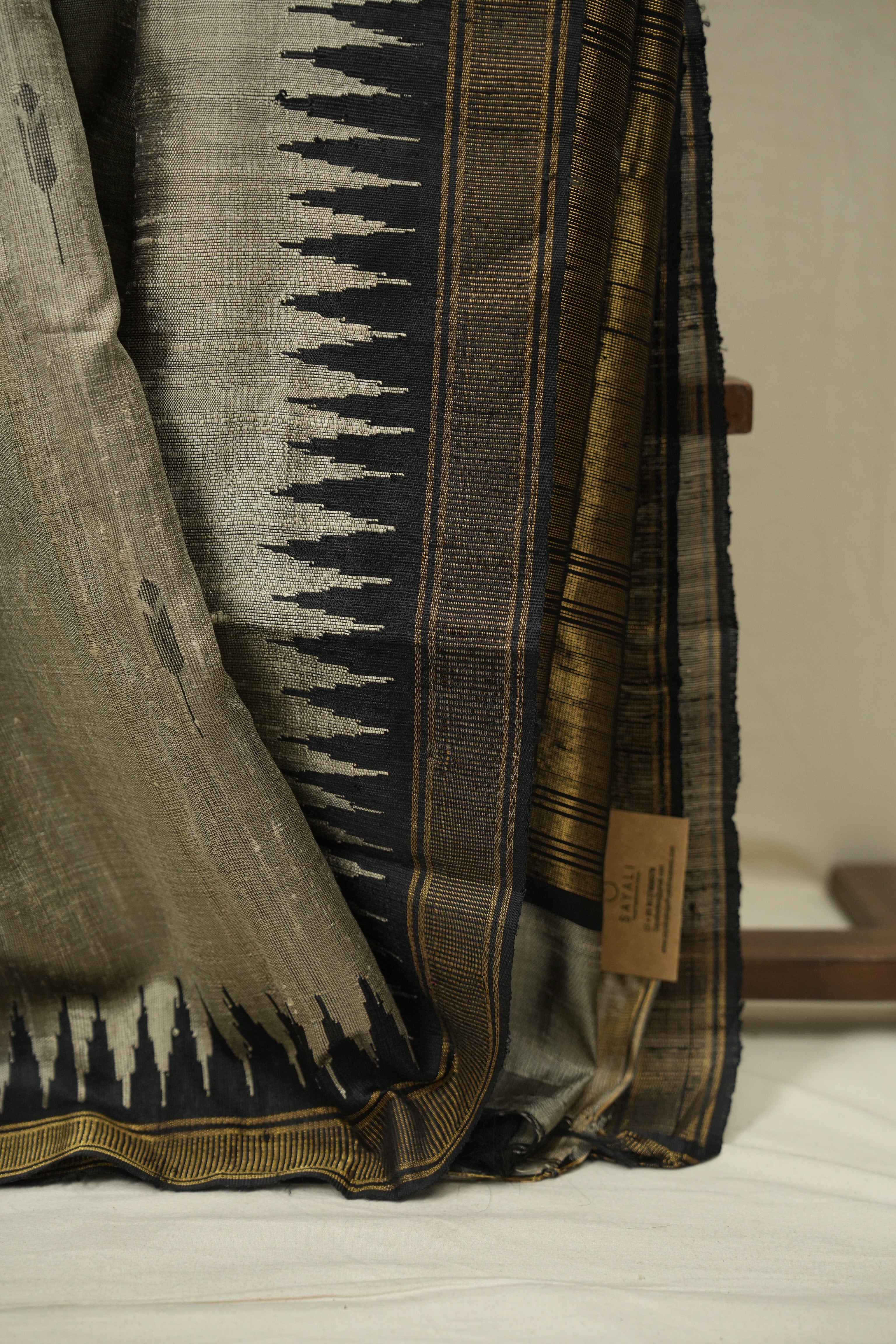 Grey Raw Silk Saree - SRGRSS1110