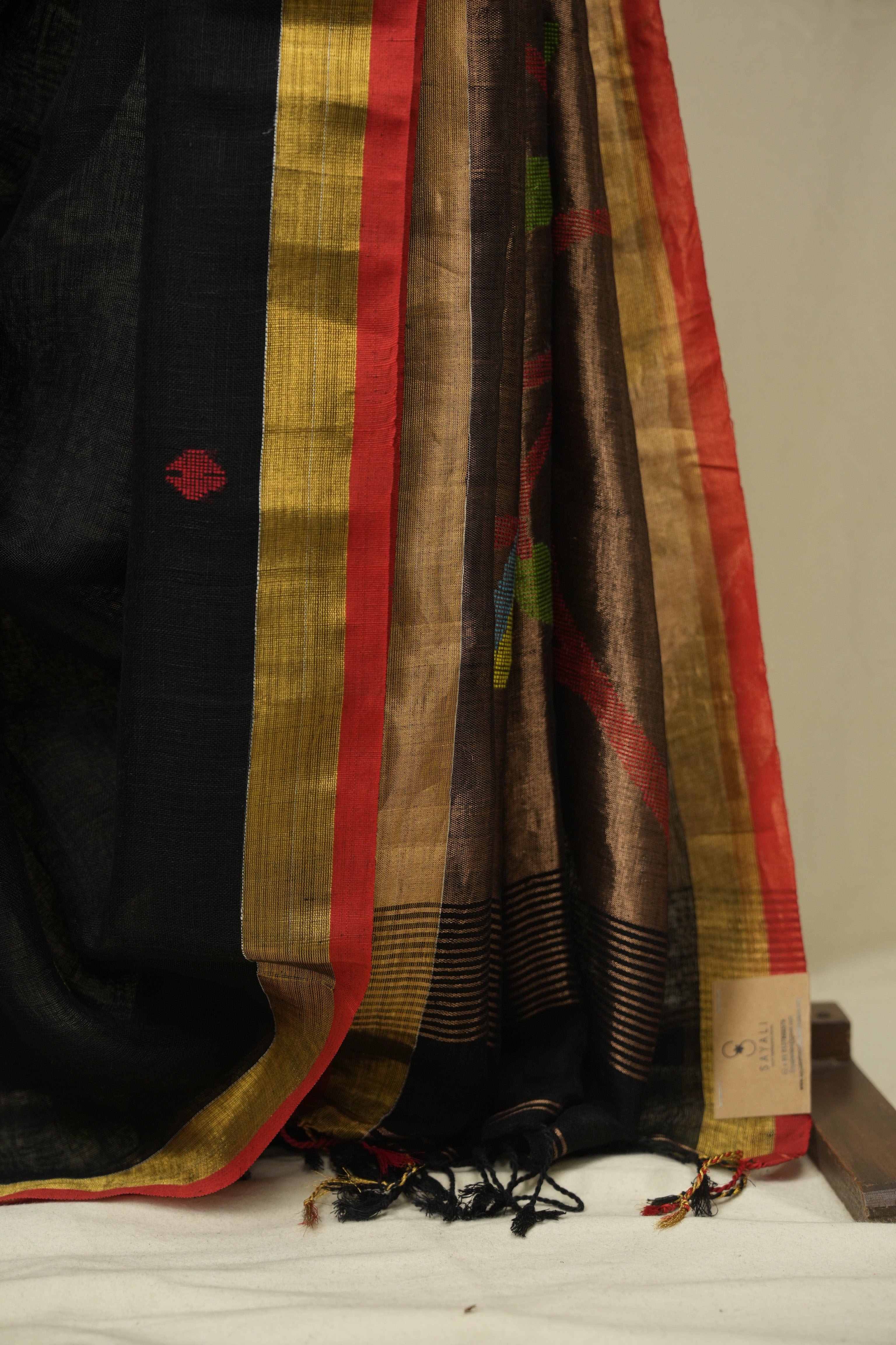 Black Linen Jamdani Saree - SRBLJS527