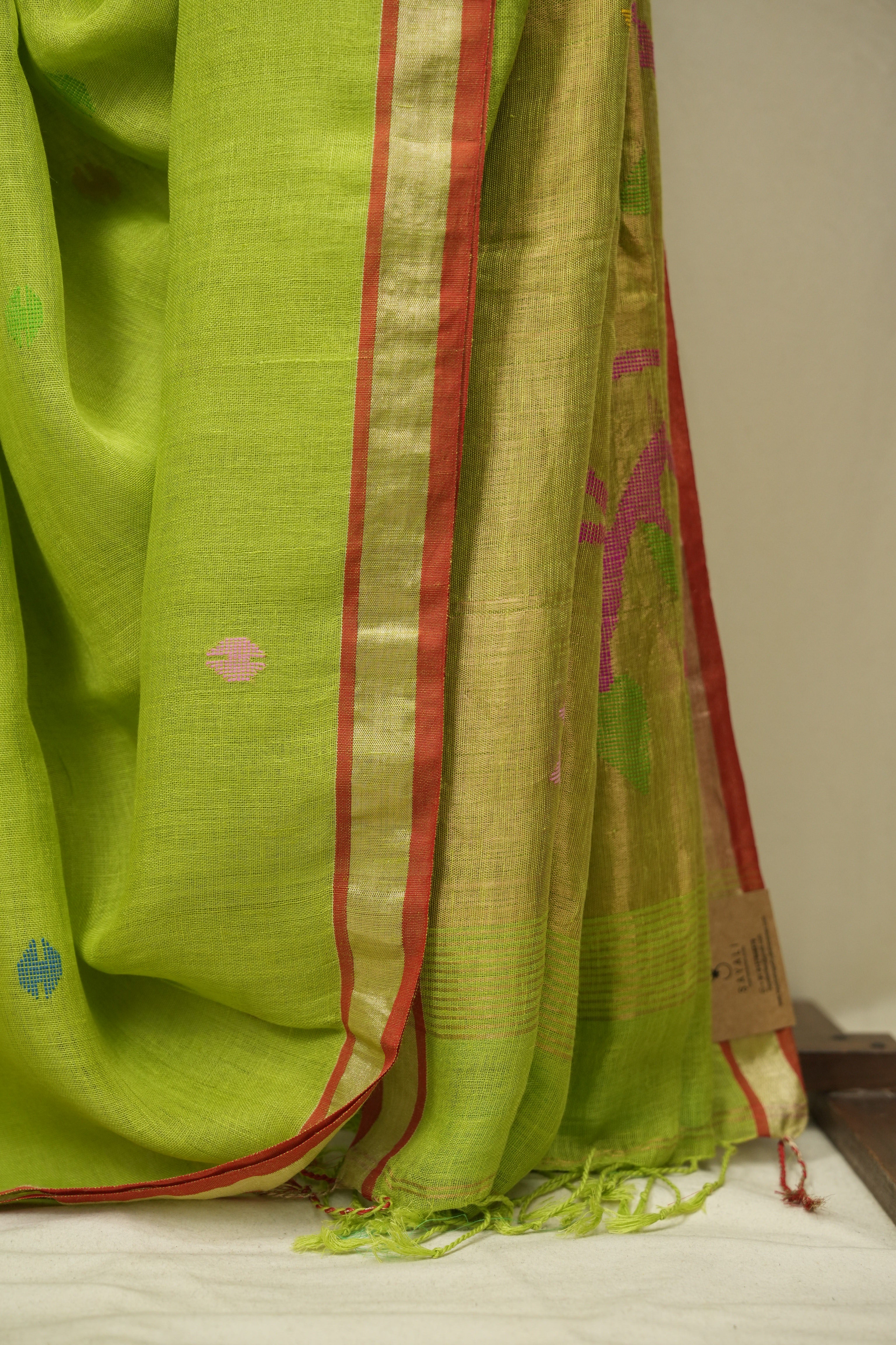 Parrot Green Linen Jamdani Saree - SRPGLJS532