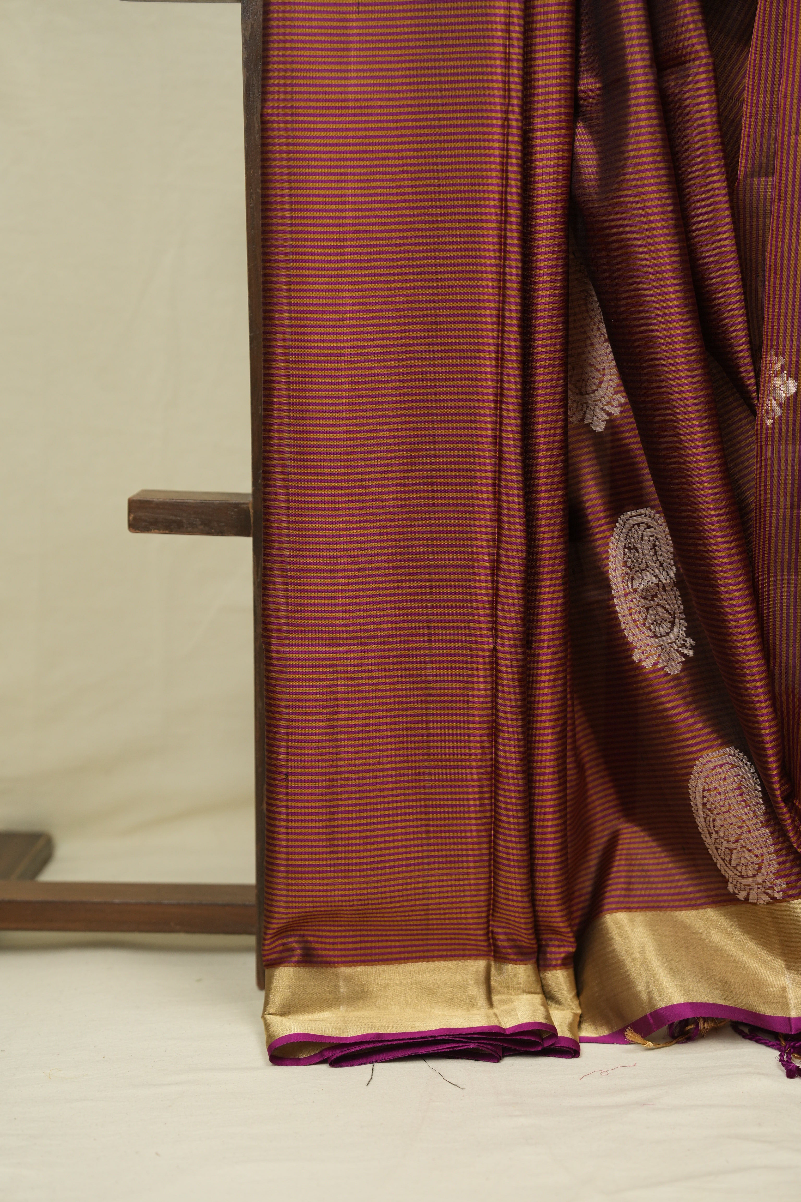 Magenta Soft Silk Saree - SRMSSS438