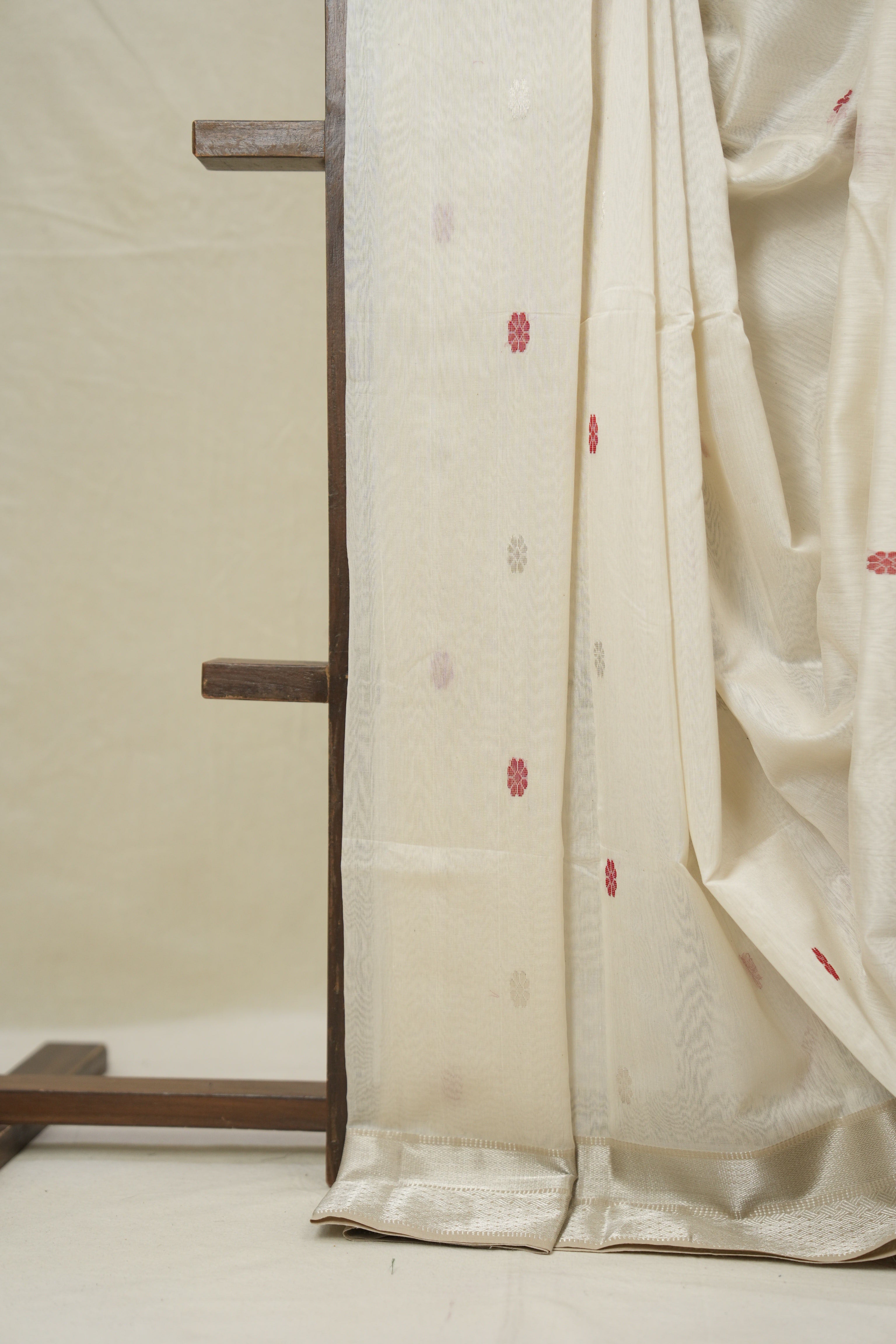 White Maheshwari Saree - SRWMS1049