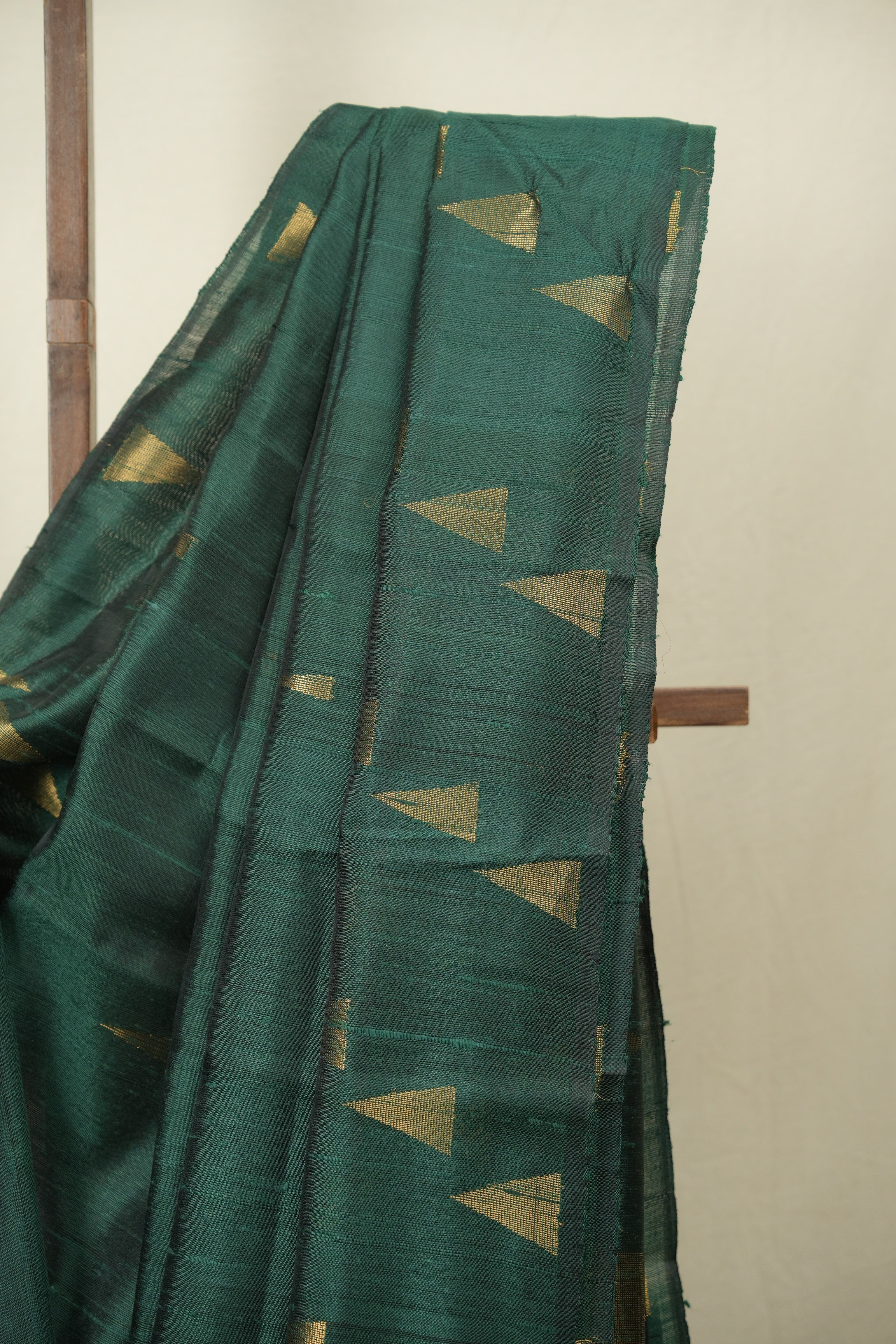 Bottle Green Raw Silk Saree - SRBGRSS1108