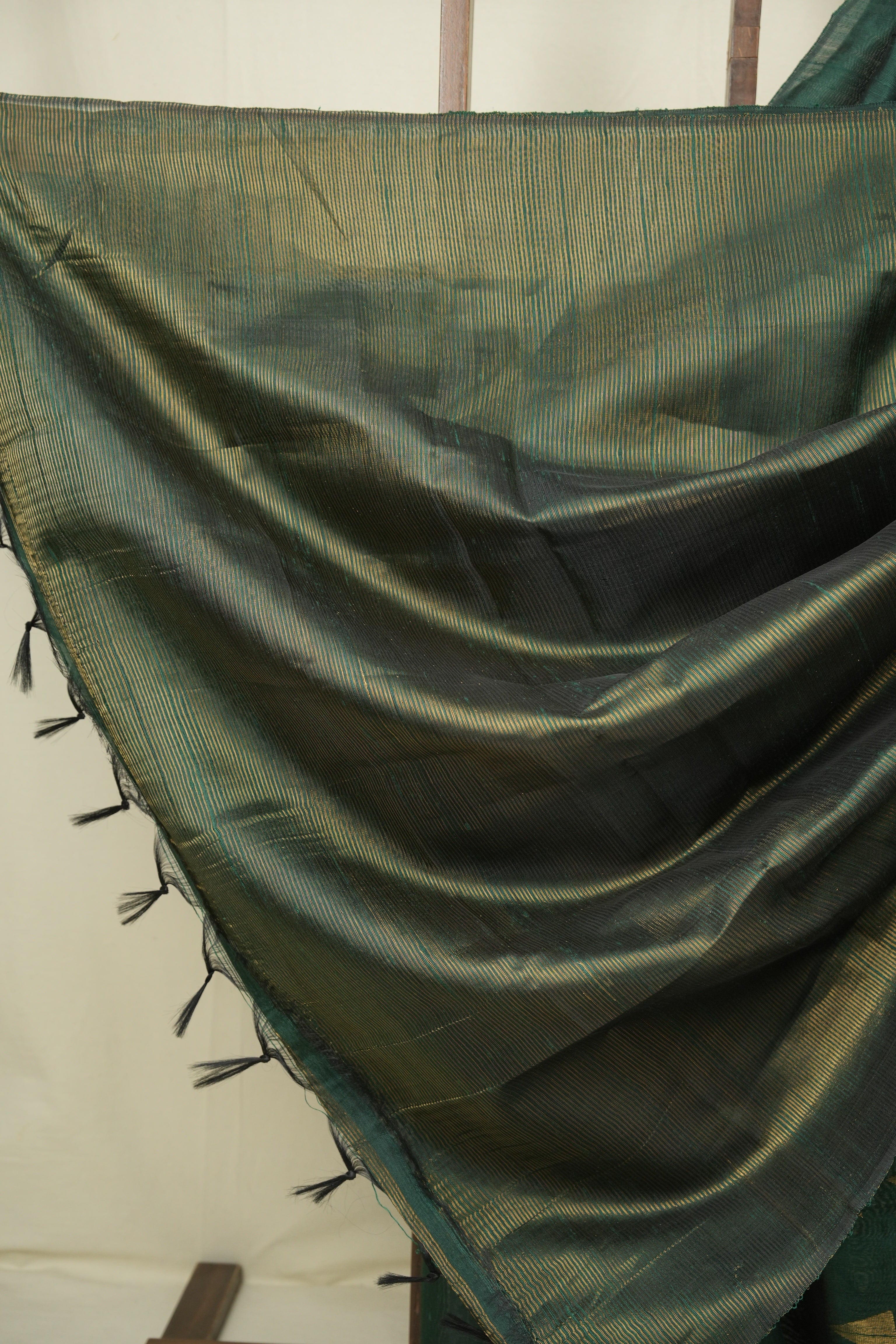 Bottle Green Raw Silk Saree - SRBGRSS1108