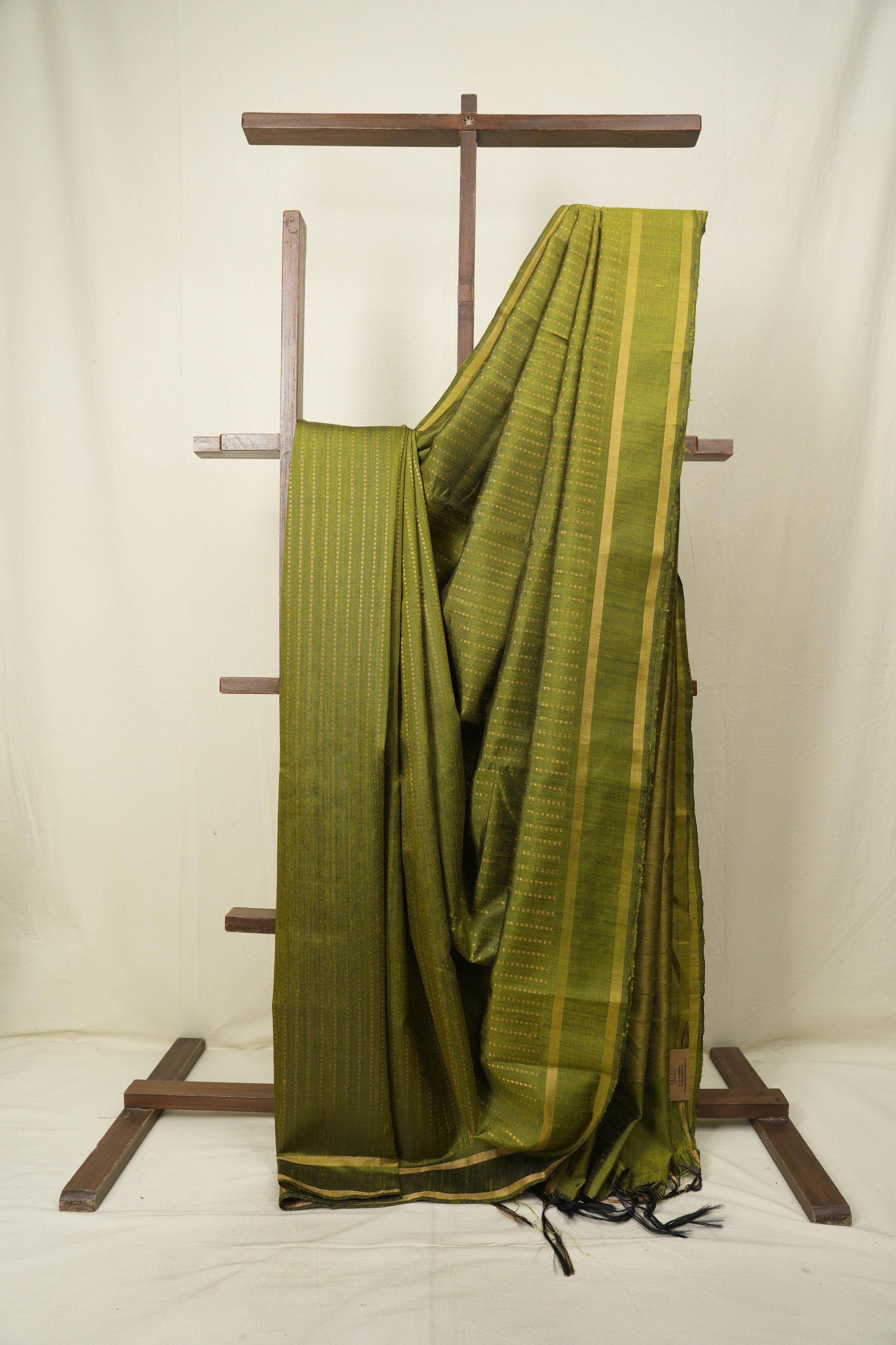 Mehendi Green Raw Silk Saree - SRMGRSS1121