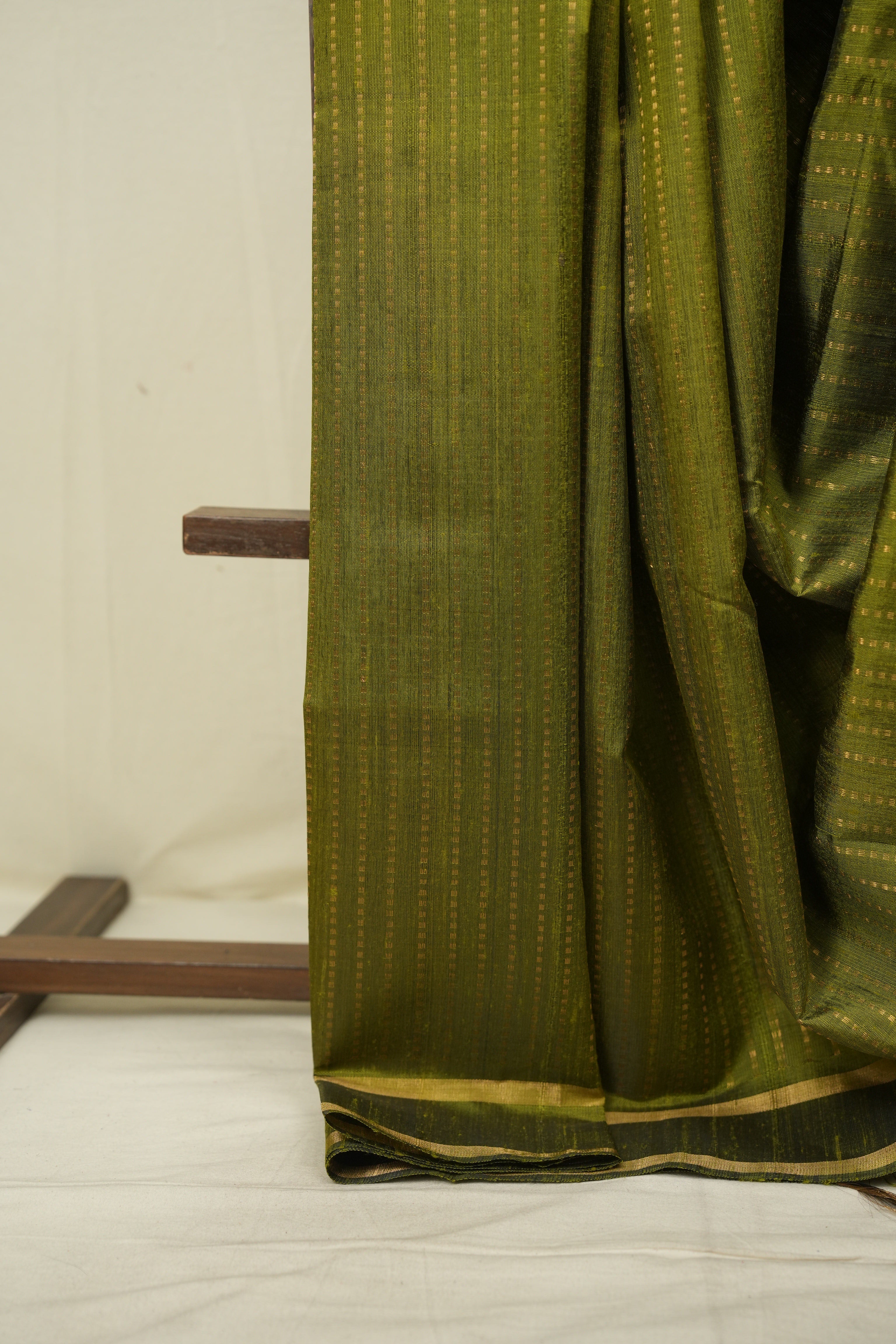 Mehendi Green Raw Silk Saree - SRMGRSS1121