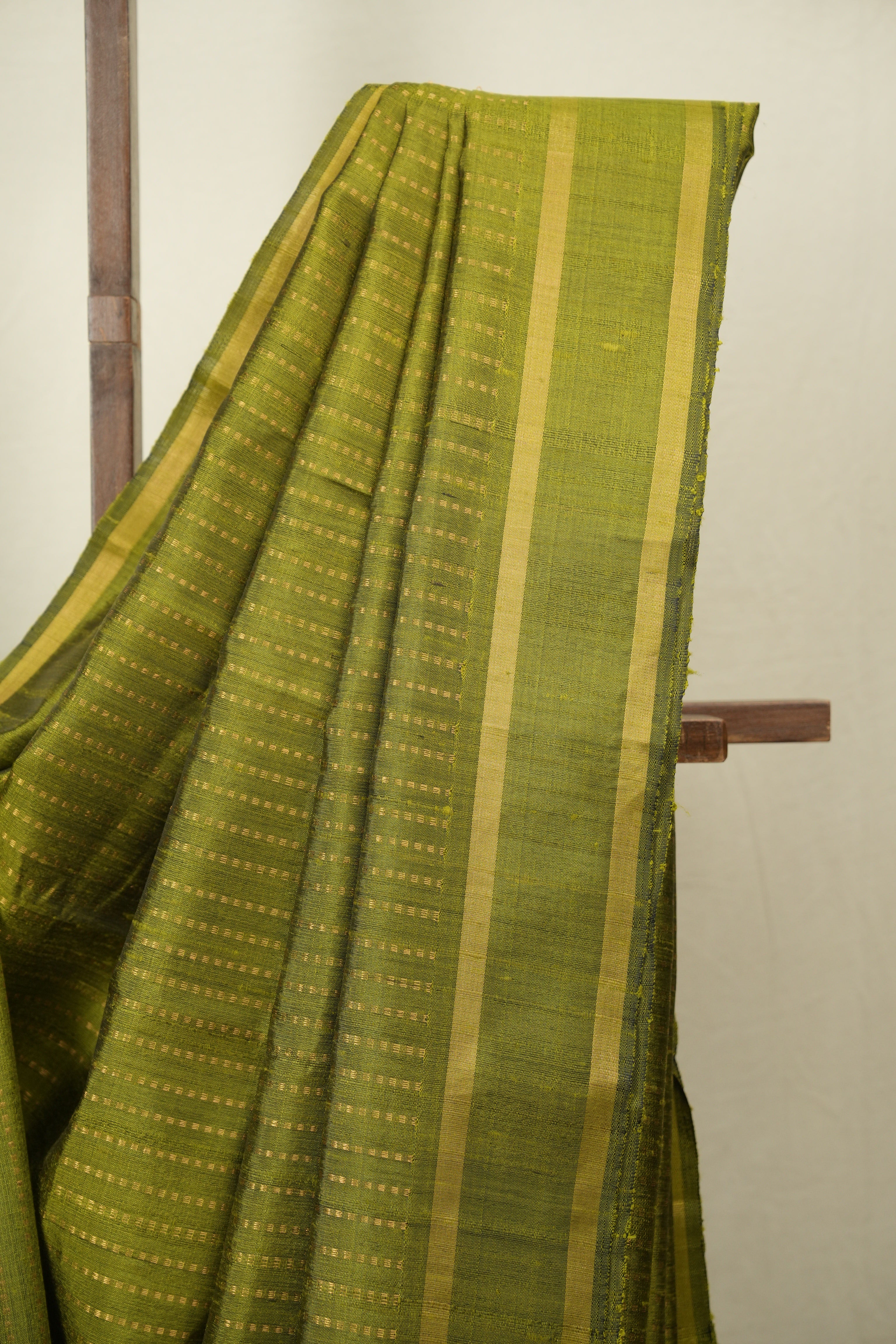 Mehendi Green Raw Silk Saree - SRMGRSS1121