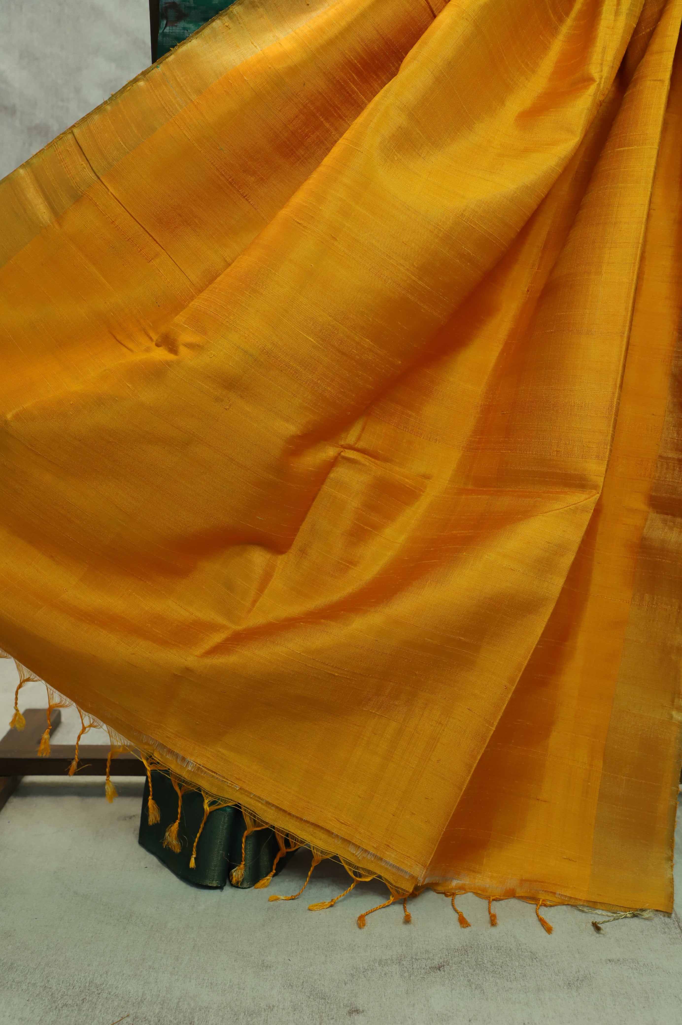 Plain Jute Sarees... - Rajnigandha Sarees - Sanjaybhai's | Facebook