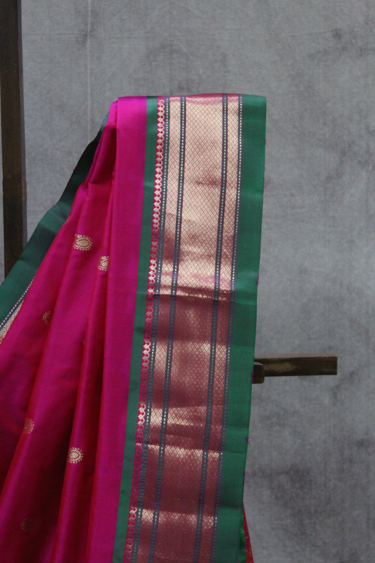 Rani Pink Silk Paithani Saree - SRRPSPS538