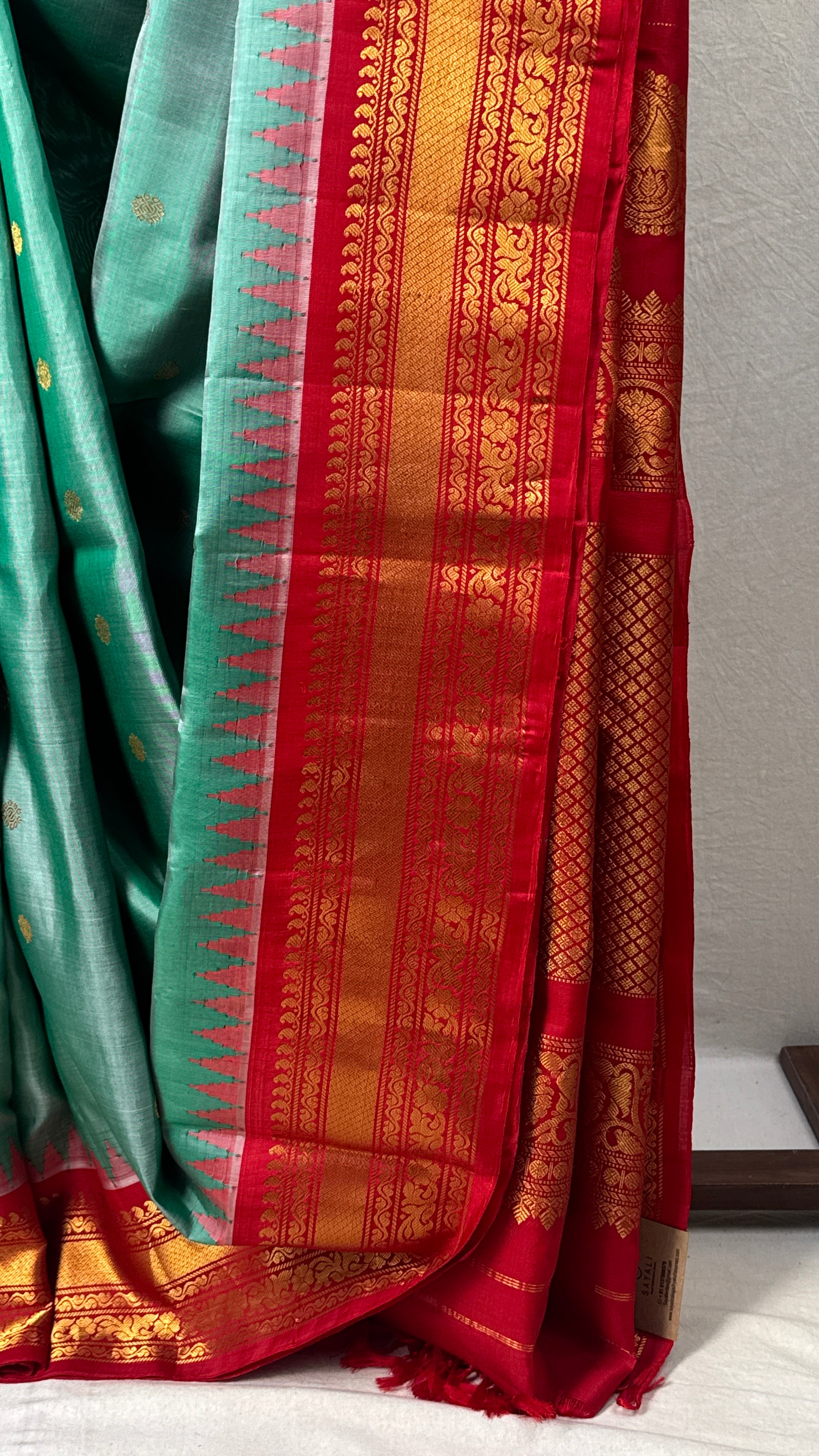 Two Tone Green Gadwal Silk Saree - SRTTGGSS541