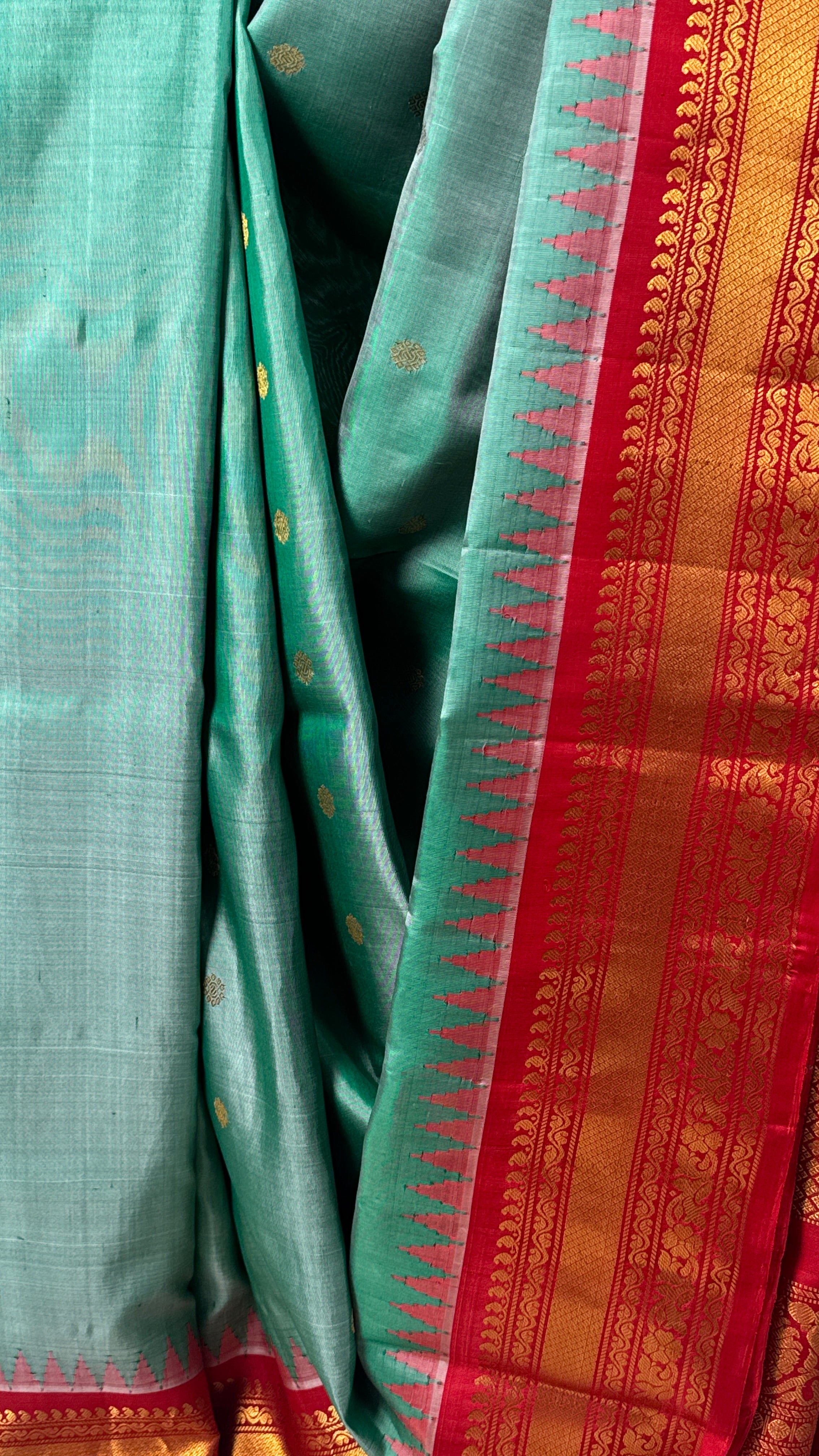 Two Tone Green Gadwal Silk Saree - SRTTGGSS541