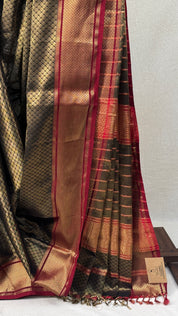 Black Gold Maheshwari Tissue Saree - SRBGMTS635