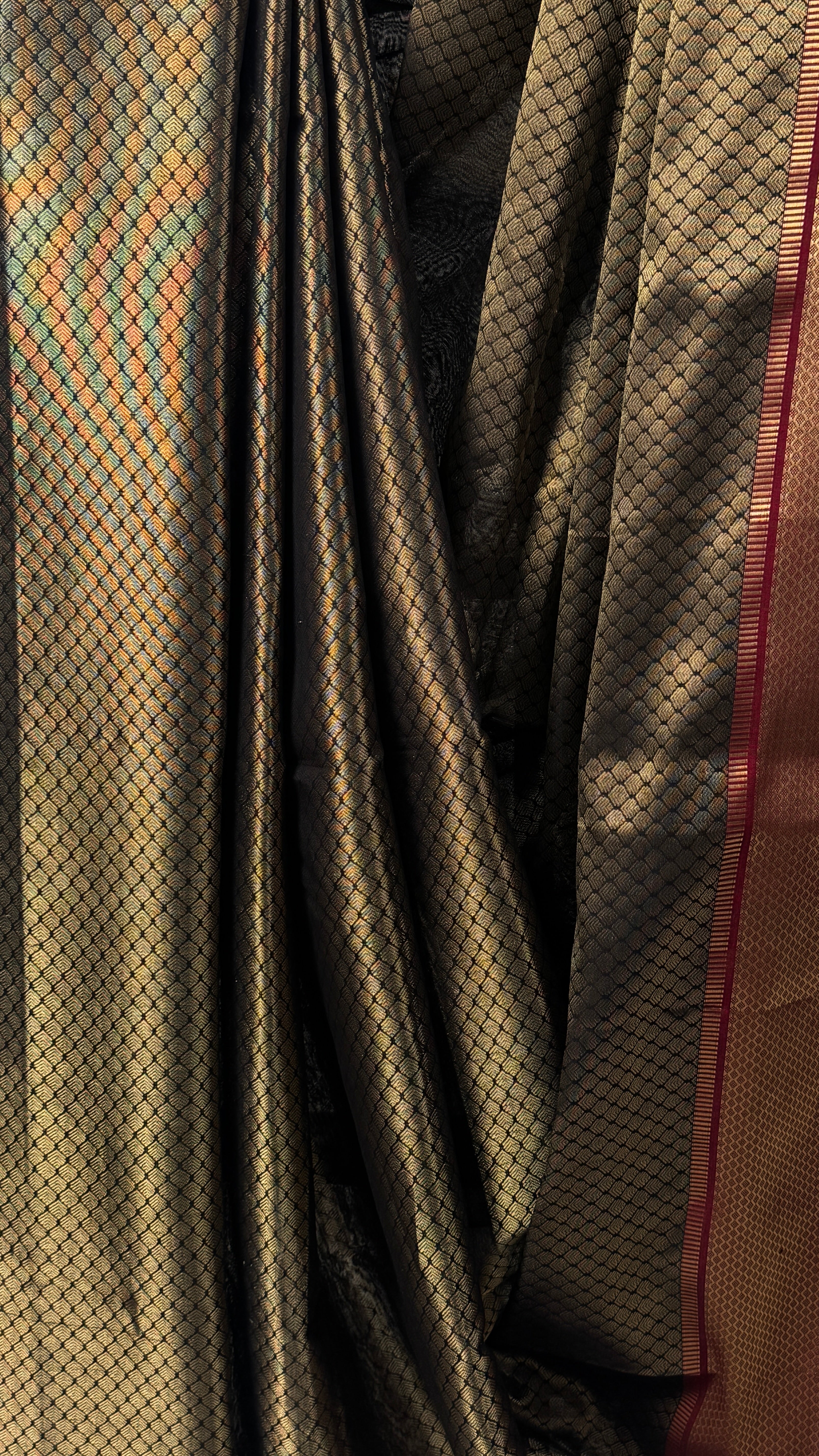 Black Gold Maheshwari Tissue Saree - SRBGMTS635