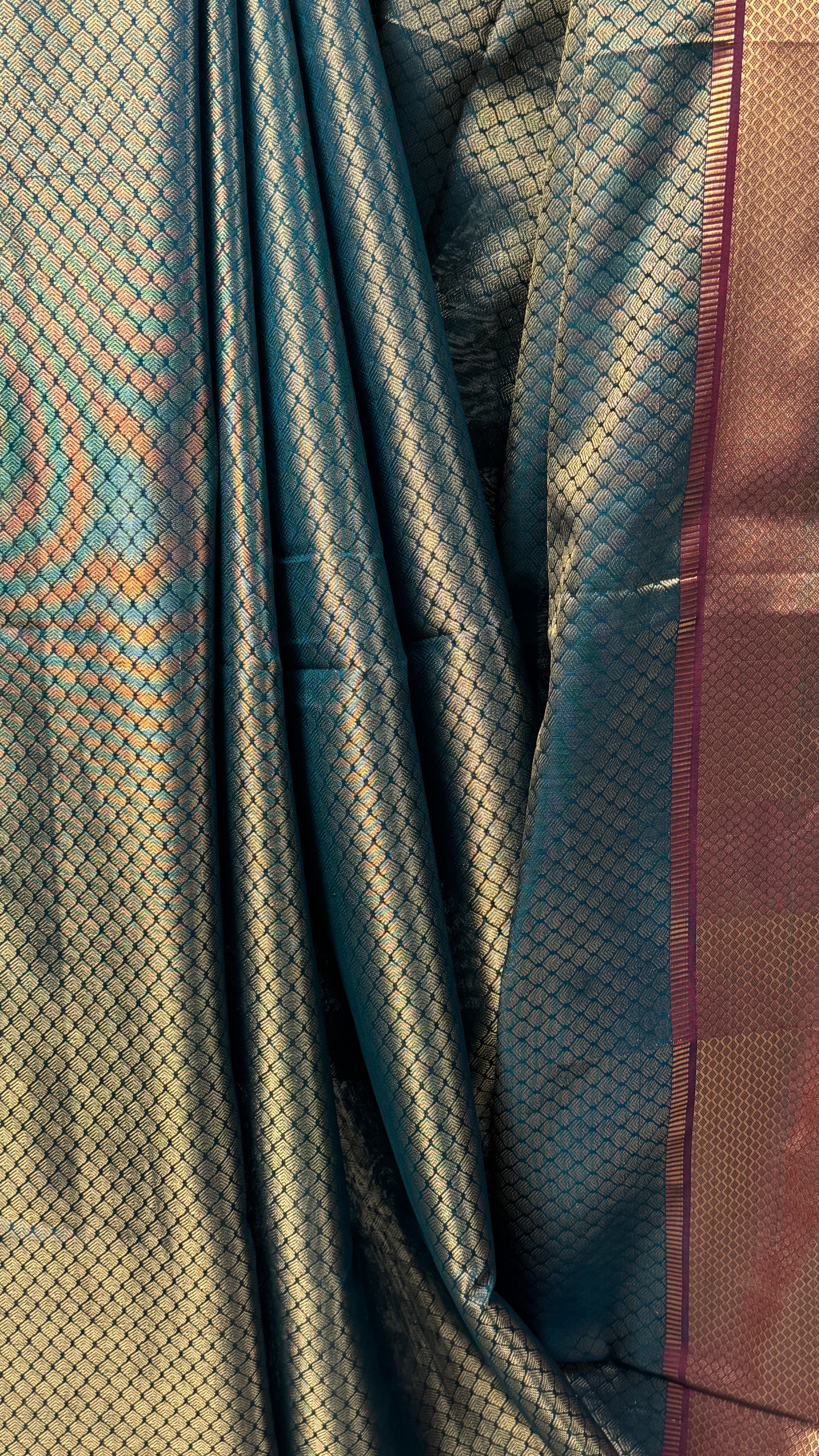 Dual Tone Teal Maheshwari Tissue Saree - SRDTTMTS630