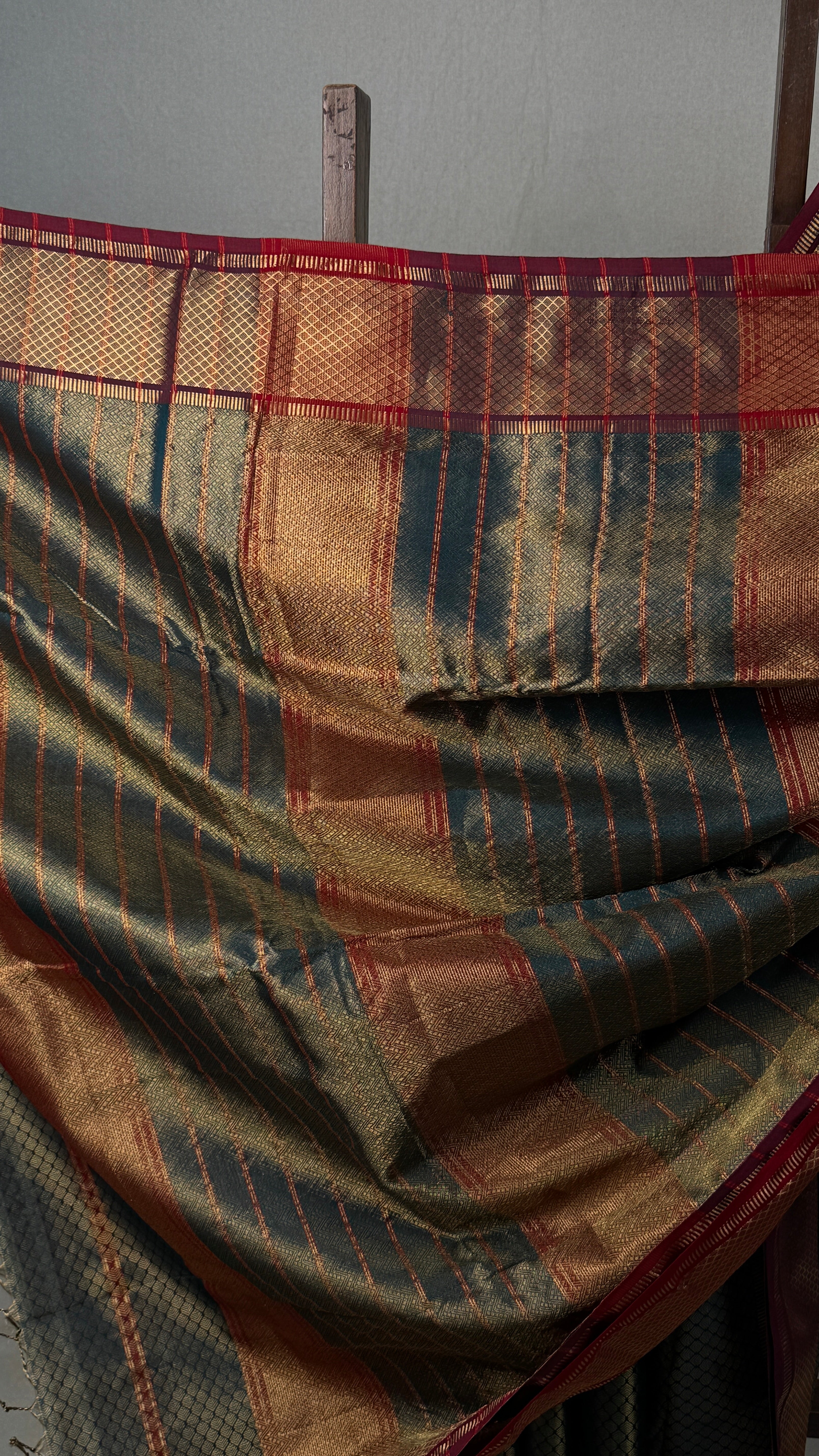 Dual Tone Teal Maheshwari Tissue Saree - SRDTTMTS630