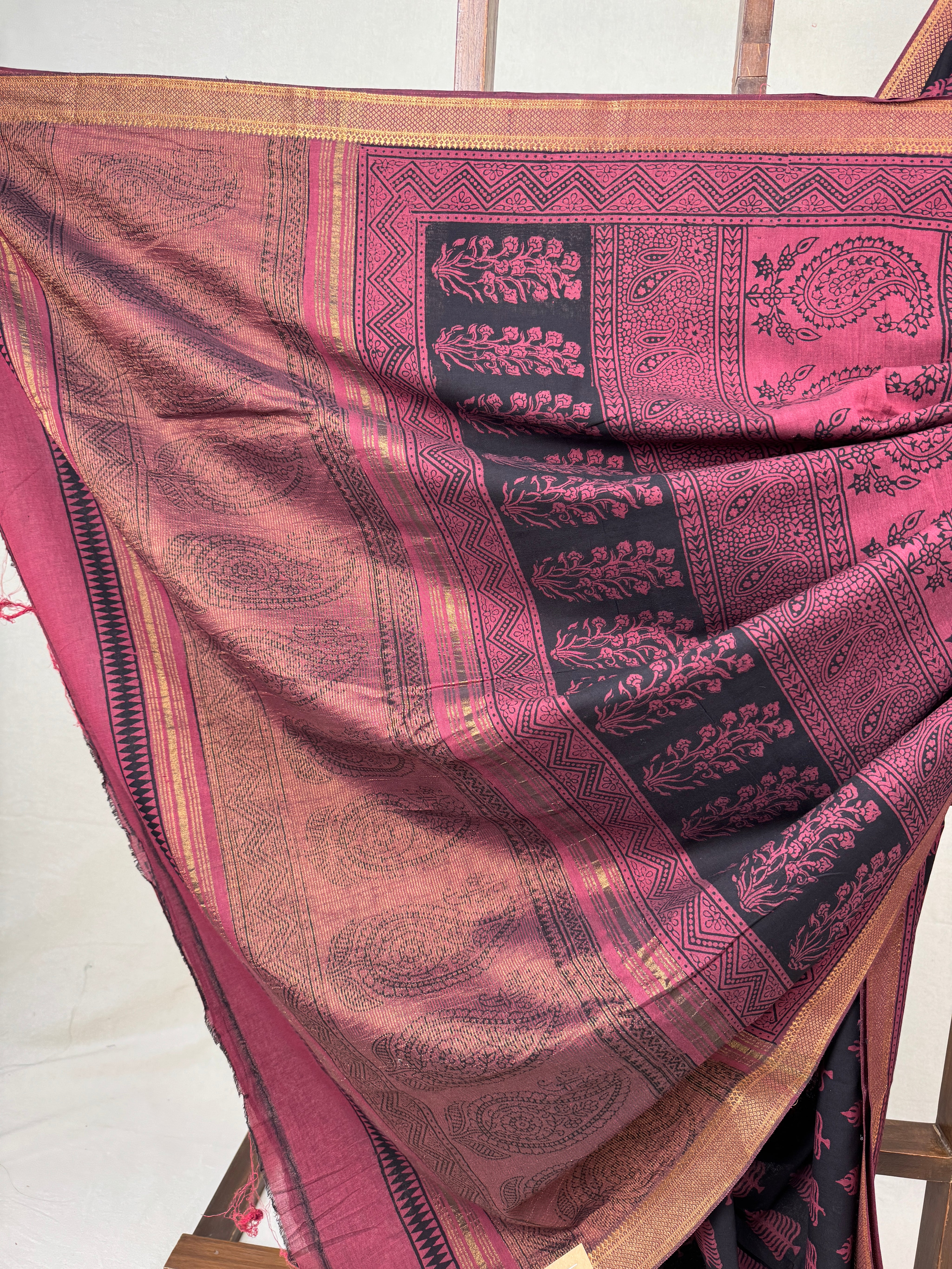 Black Pink HBP Mangalgiri Cotton Saree - SRBPHMCS028