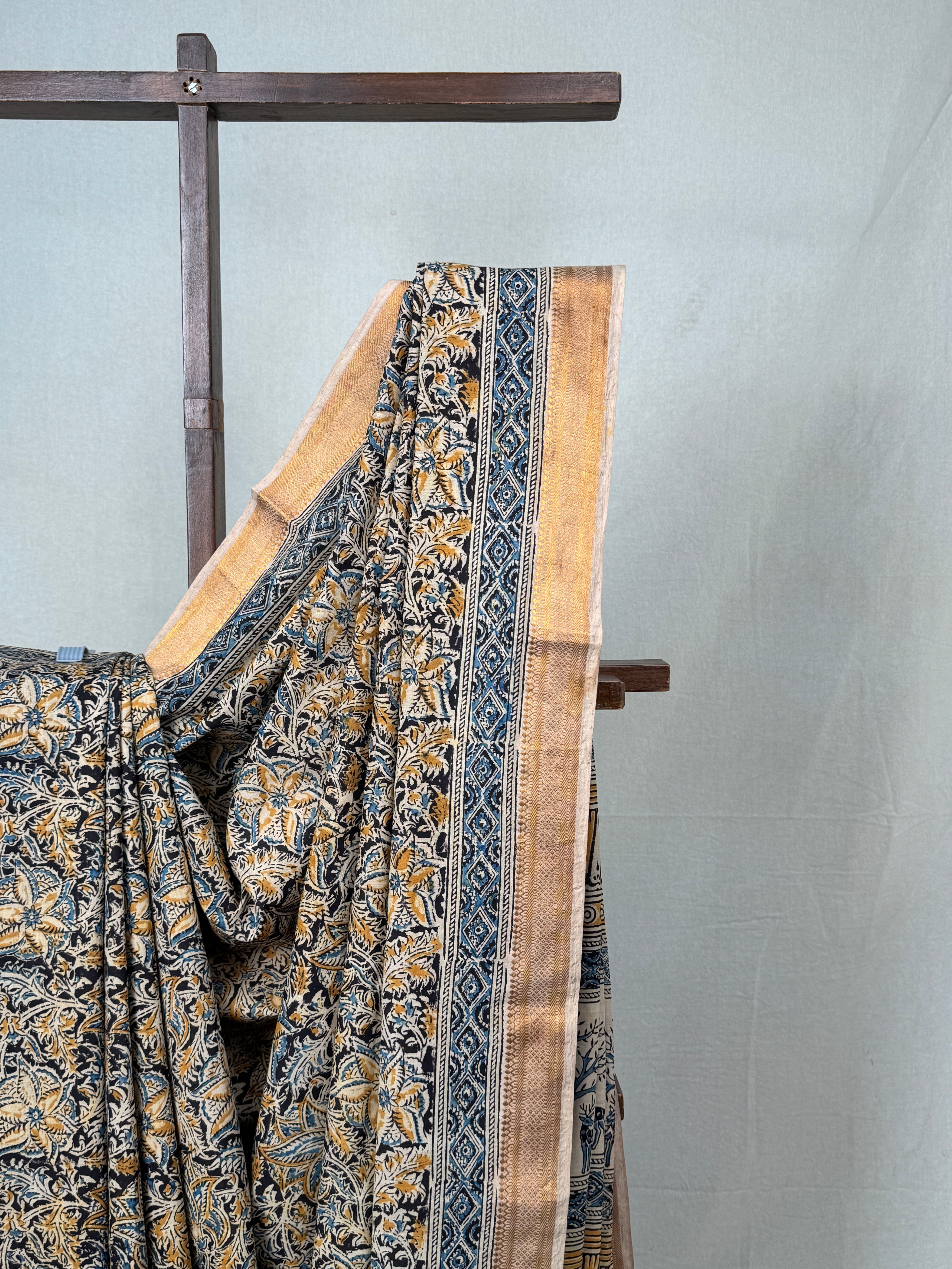 Black Beige  HBP Mangalgiri Cotton Saree - SRBBHMCS016