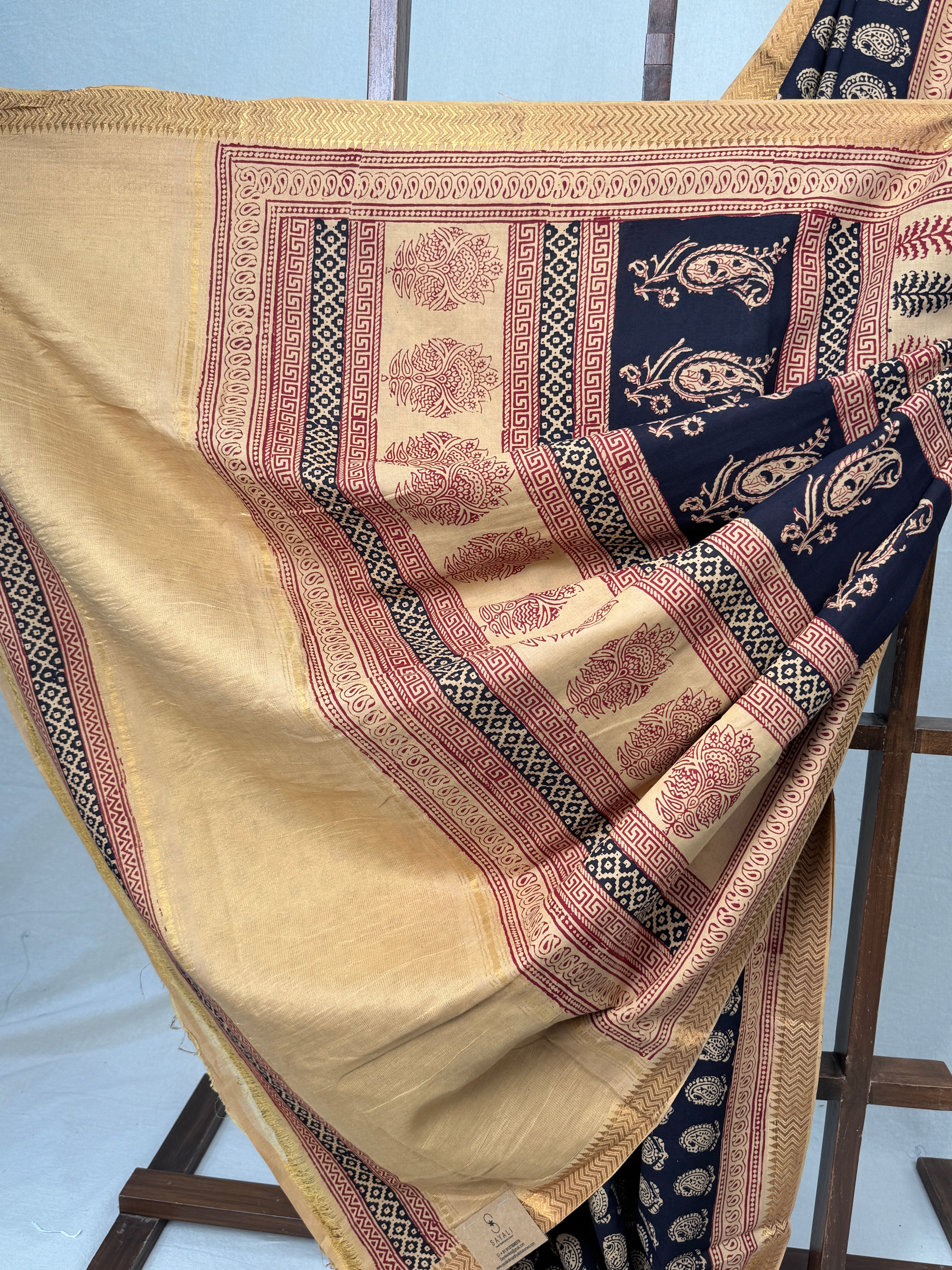 Black HBP Mangalgiri Cotton Saree - SRBHMCS005