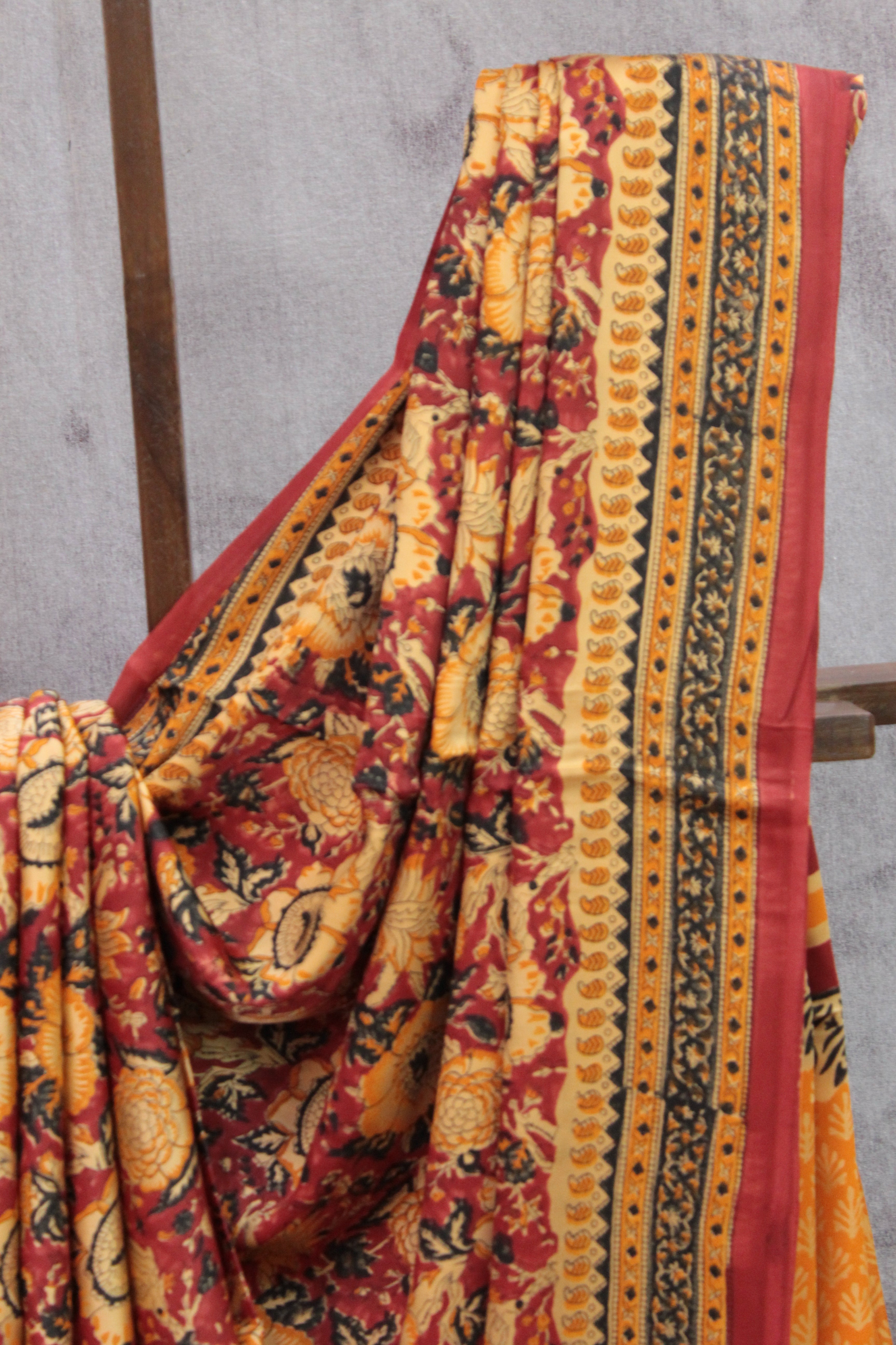 Red HBP Modal Silk Saree - SRRMSS118