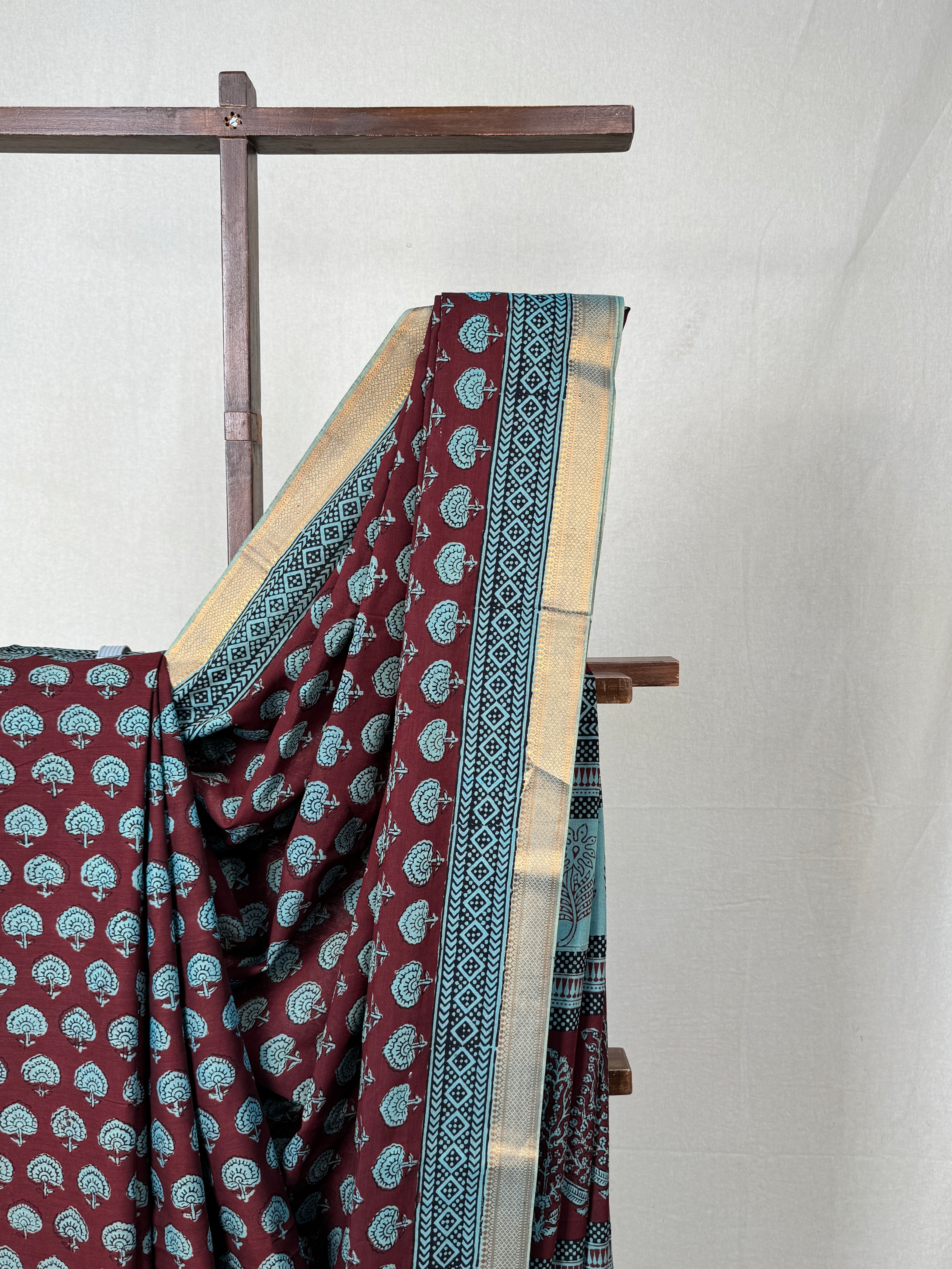 Maroon Green HBP Mangalgiri Cotton Saree - SRMGHMCS003