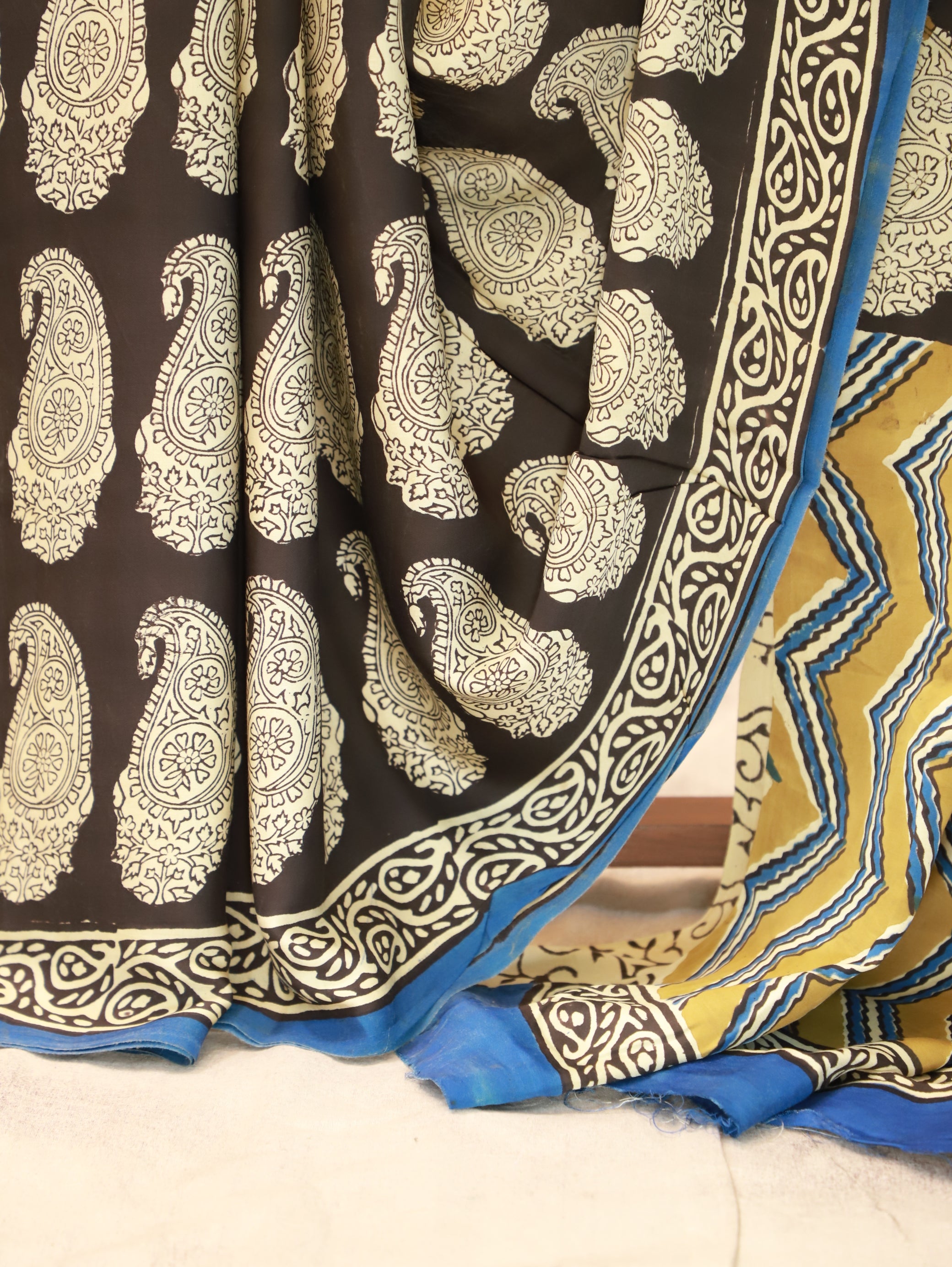 Black HBP Modal Silk Saree - SRBMSS111