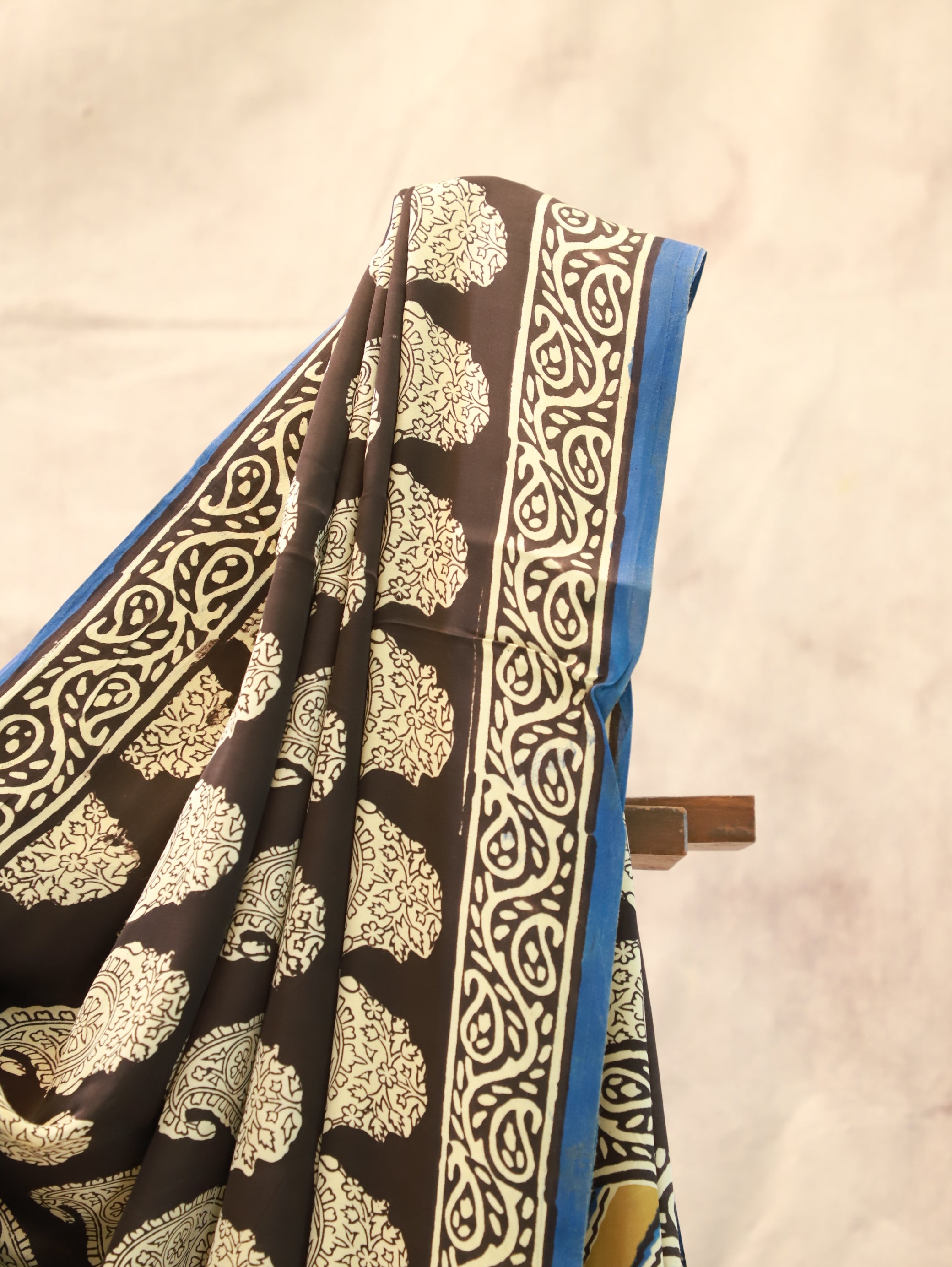 Black HBP Modal Silk Saree - SRBMSS111