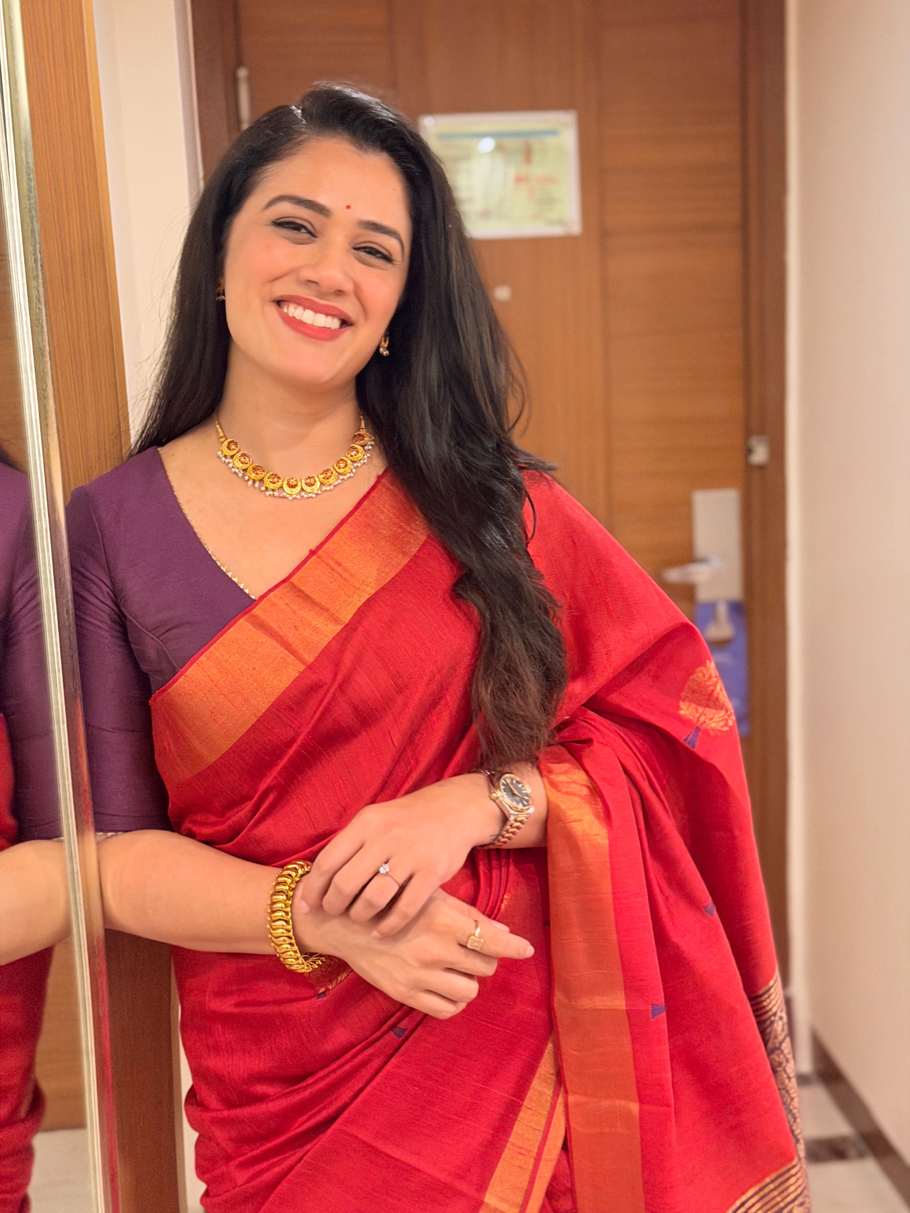 Red Raw Silk Saree - SRRRSS832