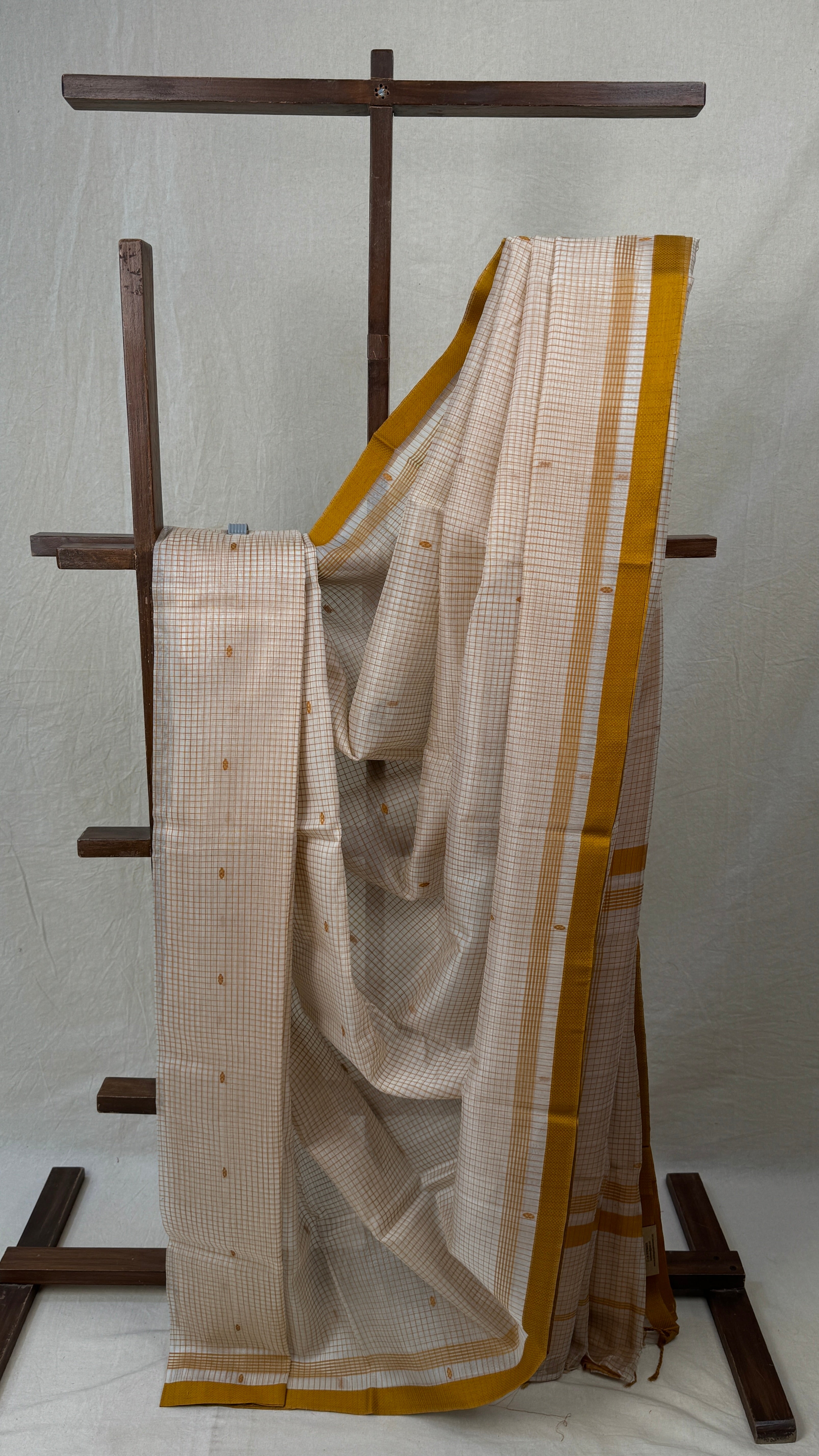 Off White Maheshwari Saree - SROWMS748