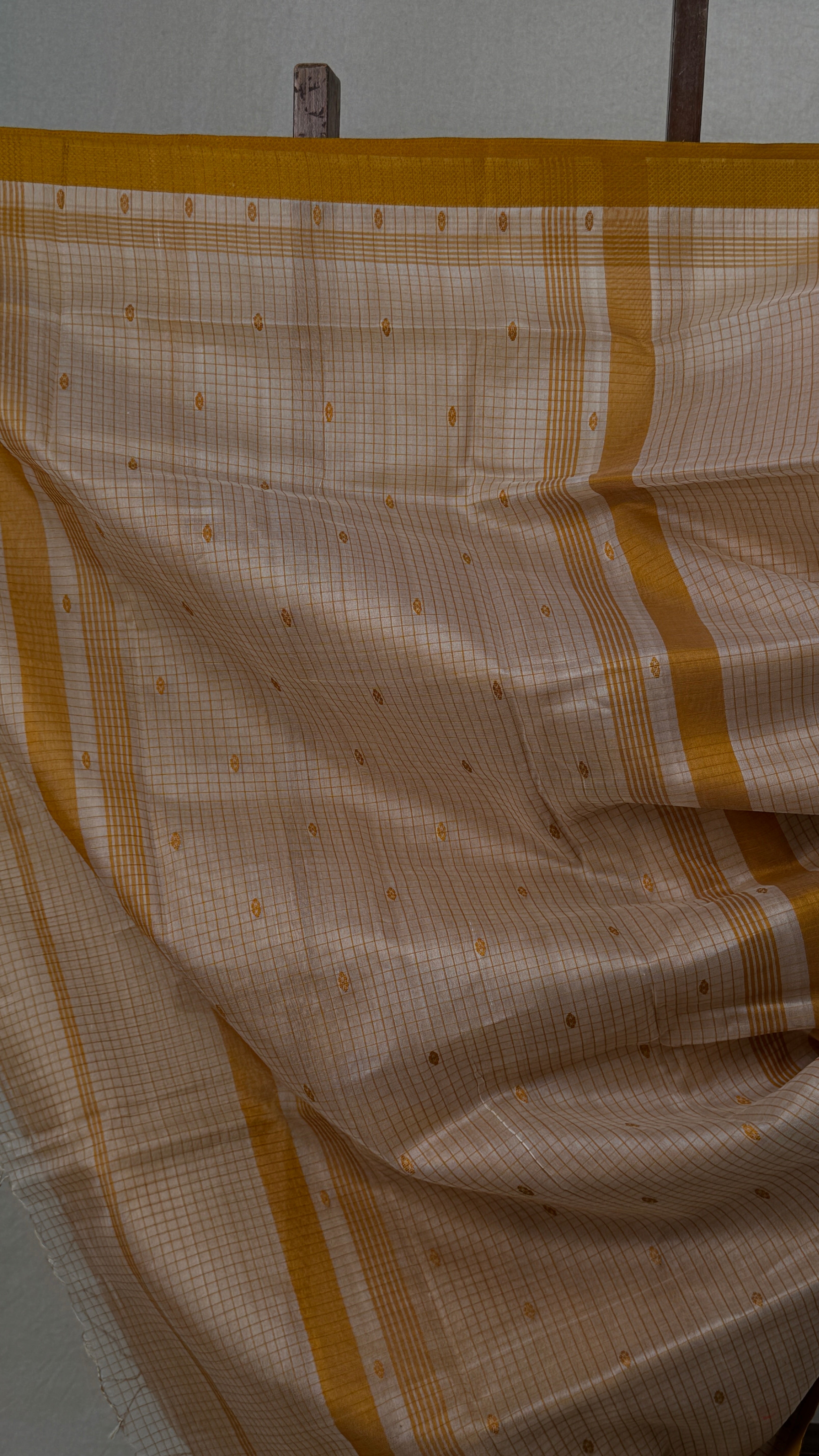 Off White Maheshwari Saree - SROWMS748