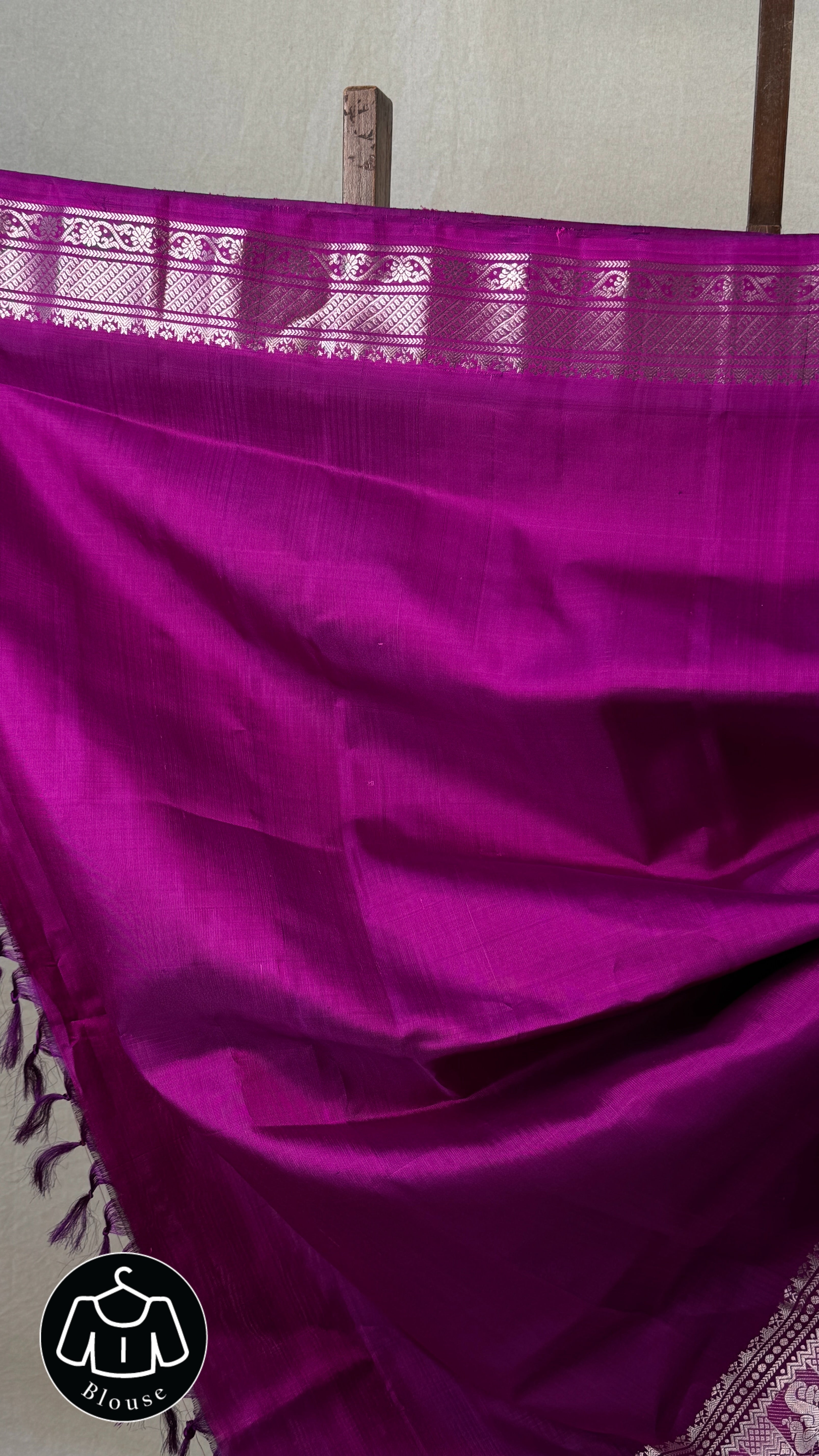 Parrot Green Gadwal Silk Saree - SRPGGSS554