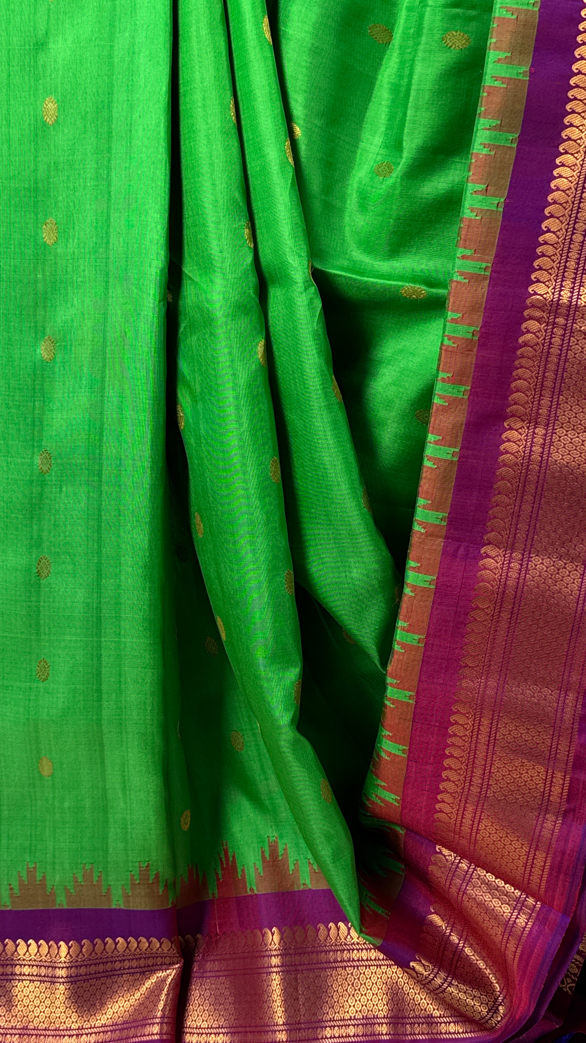 Parrot Green Gadwal Silk Saree - SRPGSS548