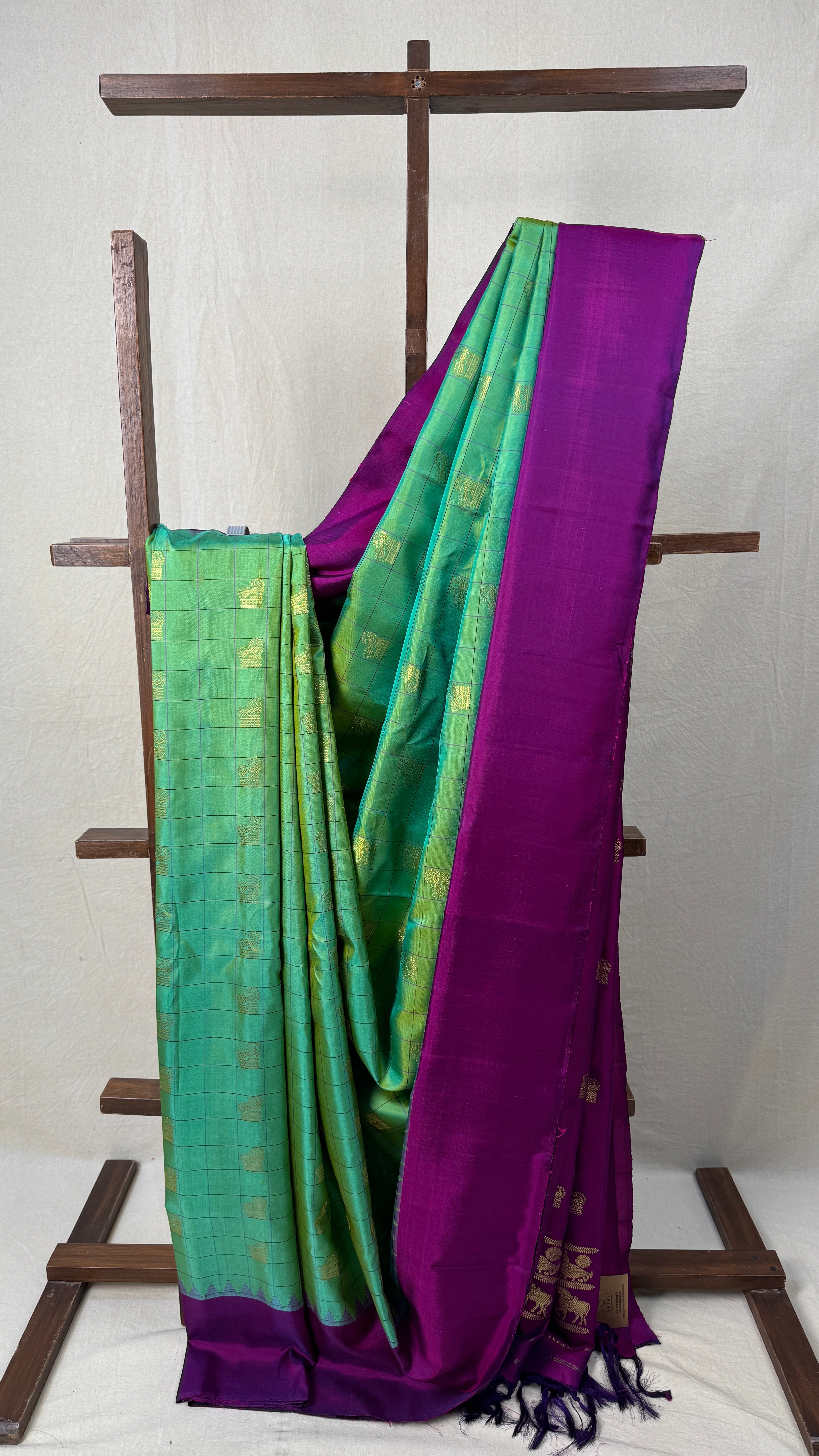 Two Tone Green Gadwal Silk Saree - SRTTGGSS566