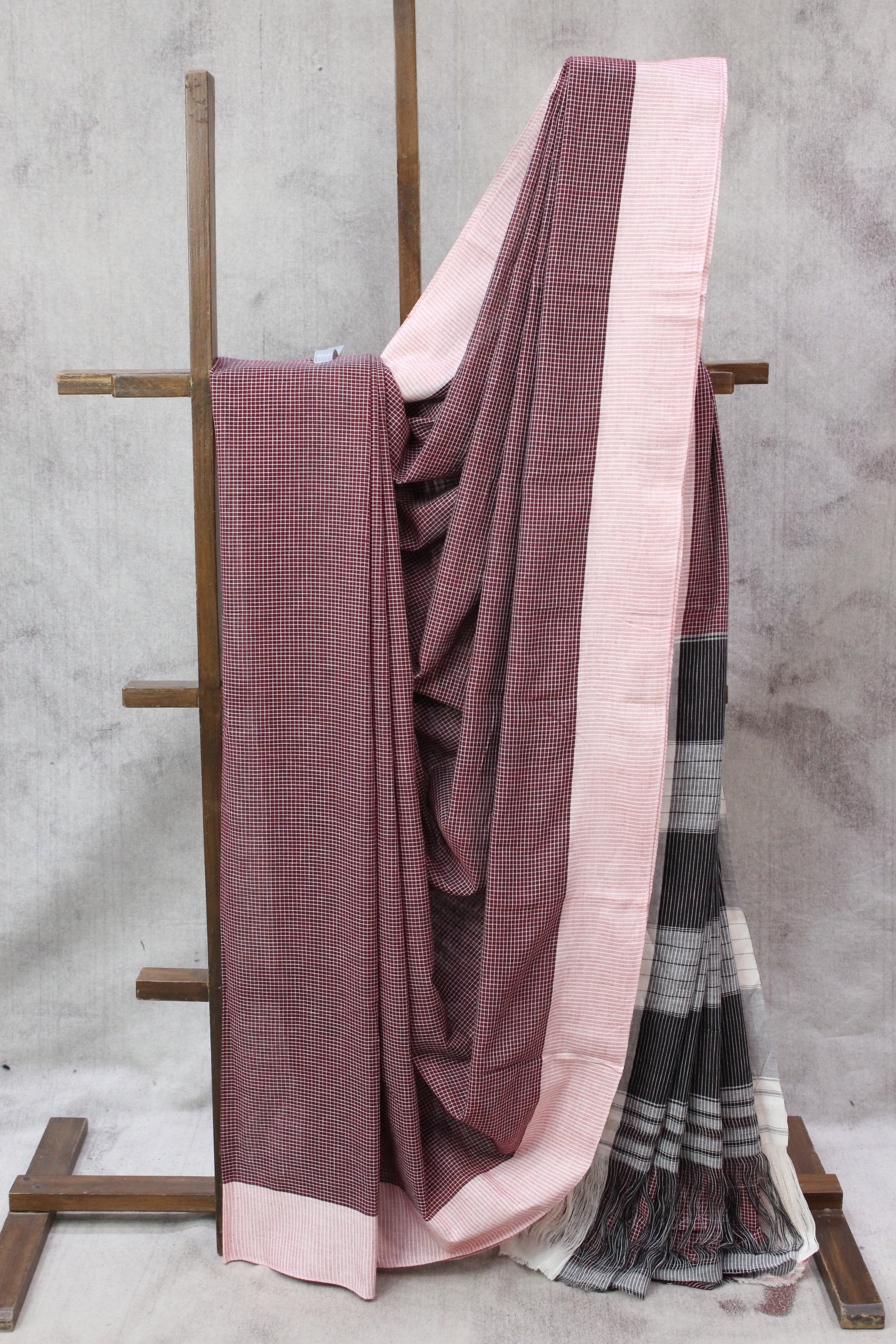 Maroon Small Checks Cotton Patteda Anchu Saree
