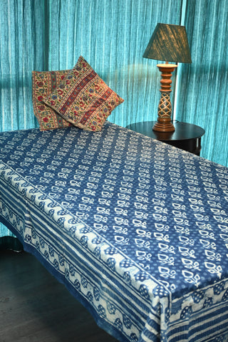Indigo HBP Cotton Single Bedsheet With Small Leaf And Dots Print