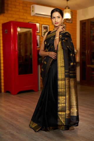 Black Kanjeevaram Silk Saree-SRBKSS181