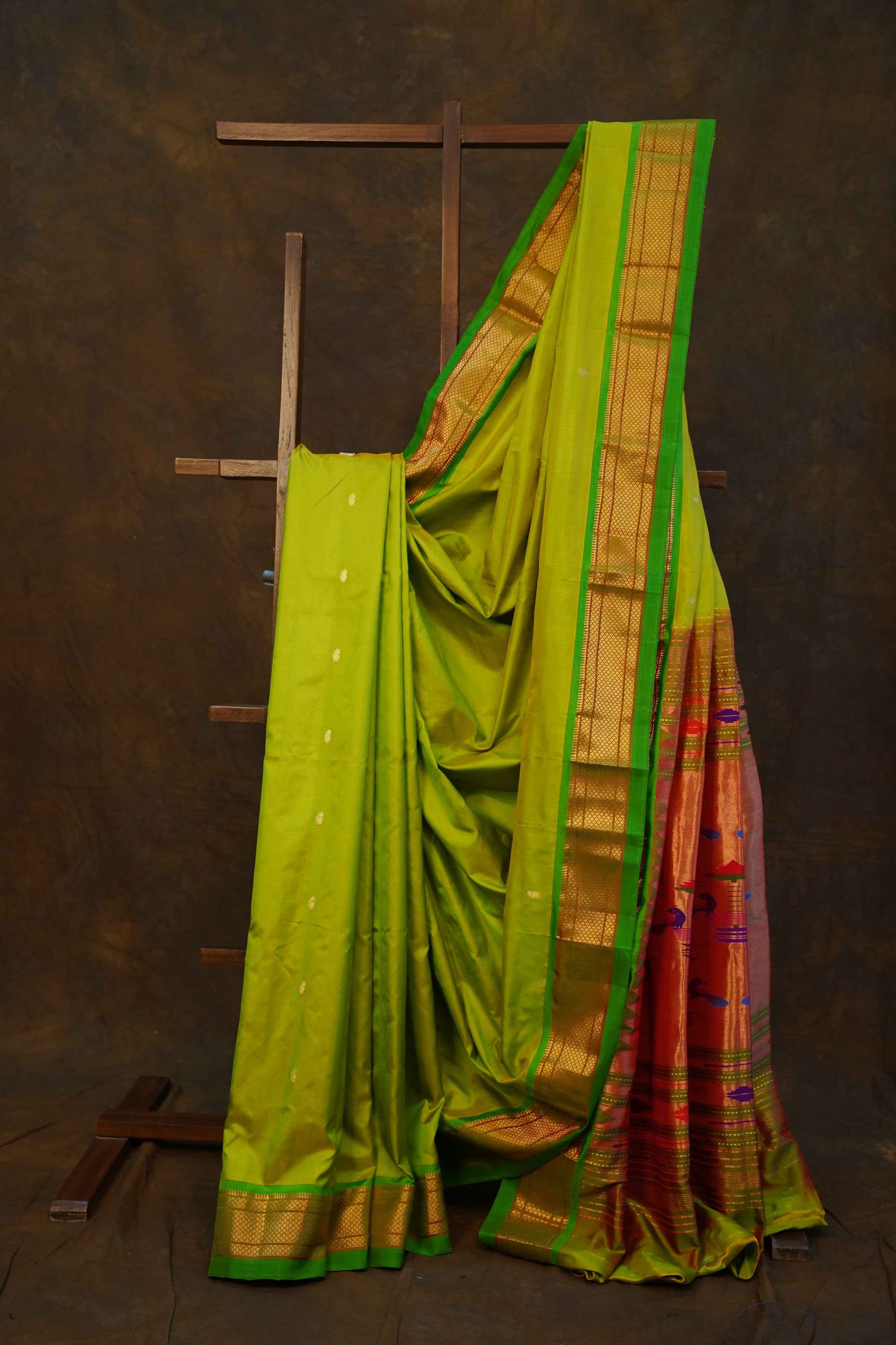 Buy Women`s Maharastrian Paithani Silk Saree With Traditional Woven with  Contrast Blouse Piece - (Parrot Green) at Amazon.in